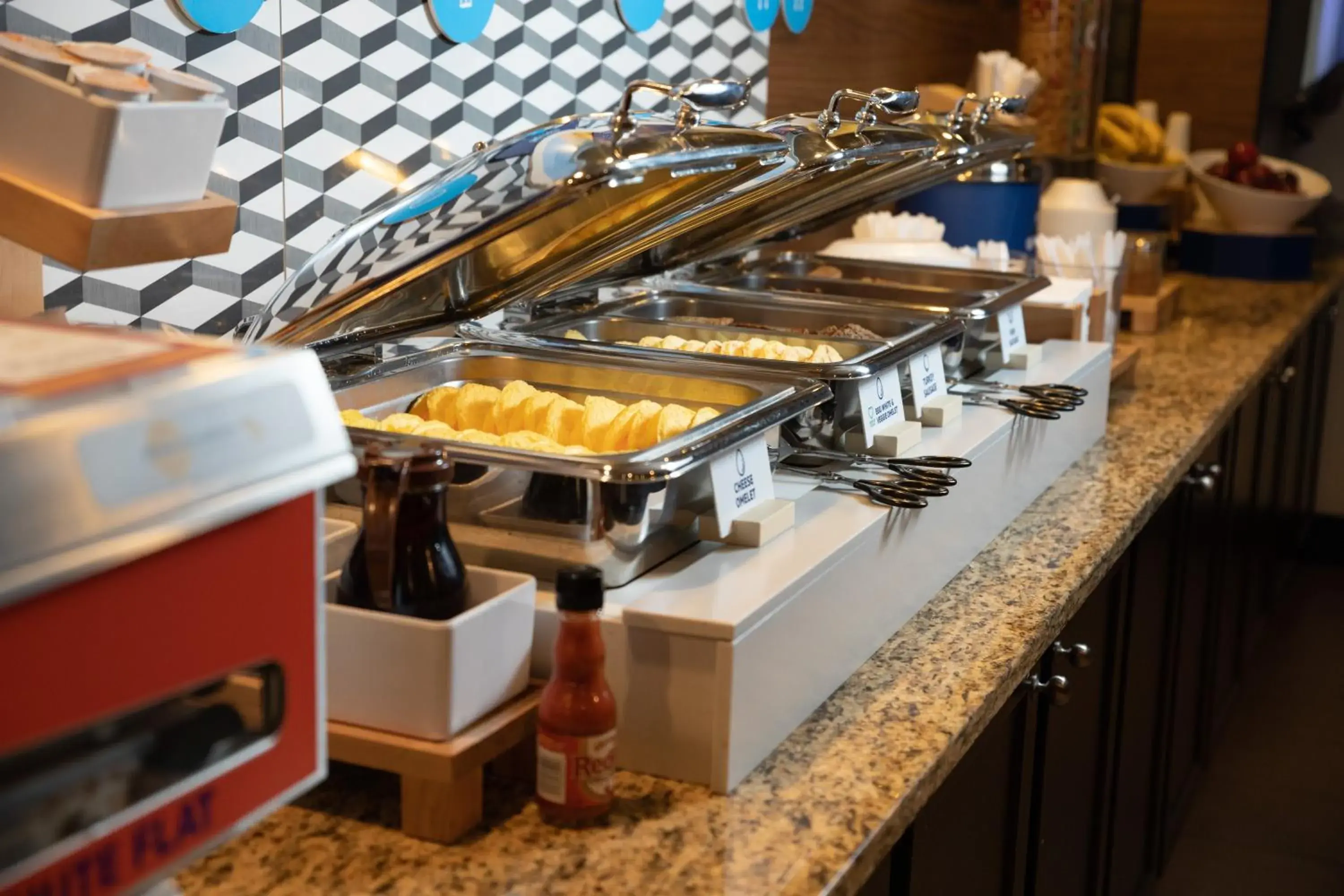 Breakfast in Holiday Inn Express Bloomington West by IHG Breakfast in Holiday Inn Express Bloomington West by IHG