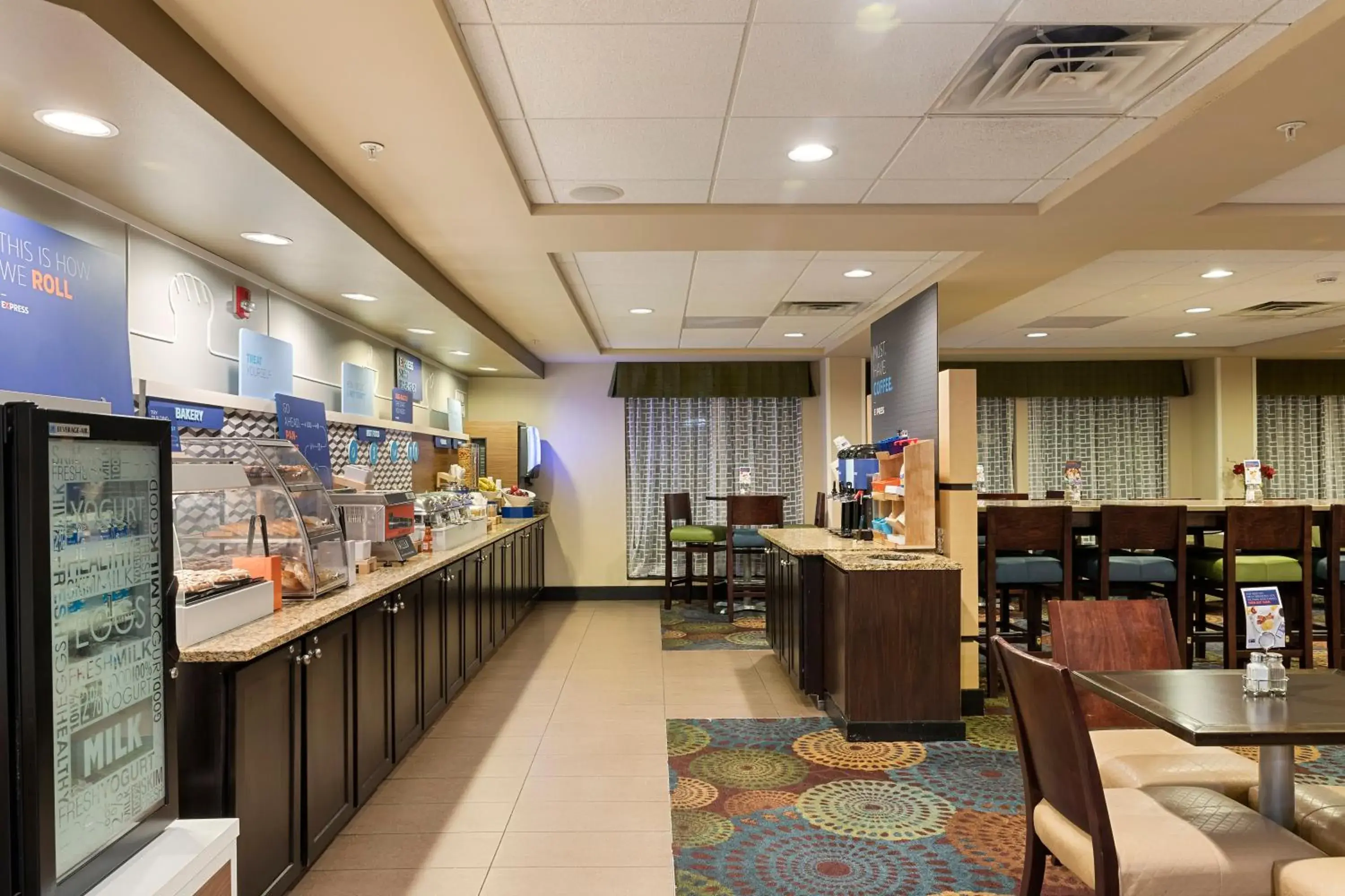 Breakfast in Holiday Inn Express Bloomington West by IHG Breakfast in Holiday Inn Express Bloomington West by IHG