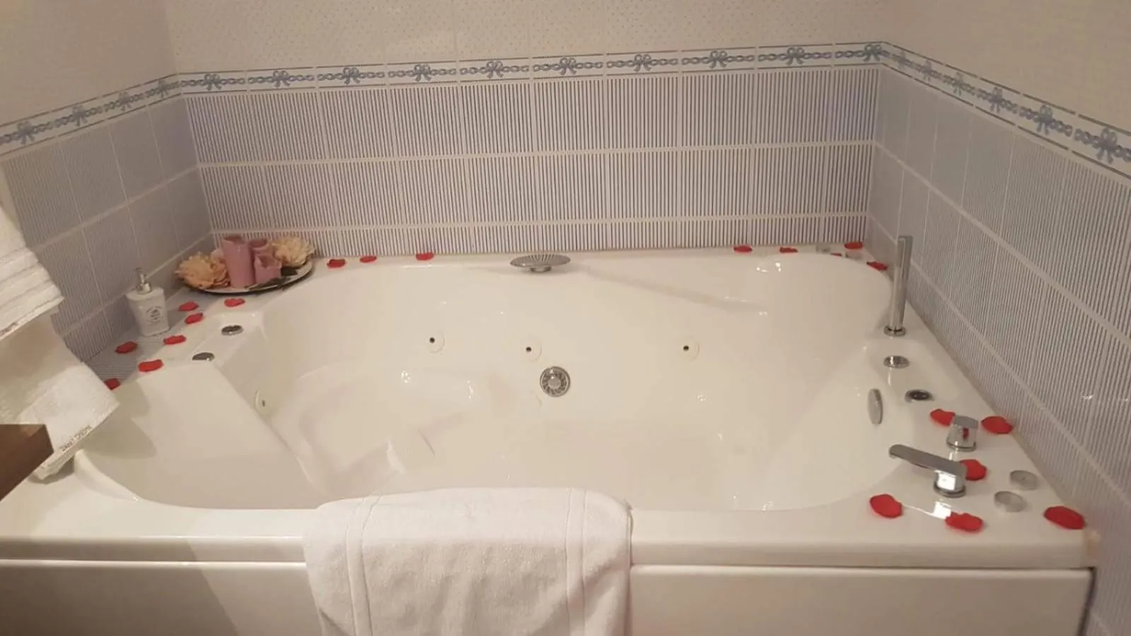 Hot Tub in Sweet Dreams