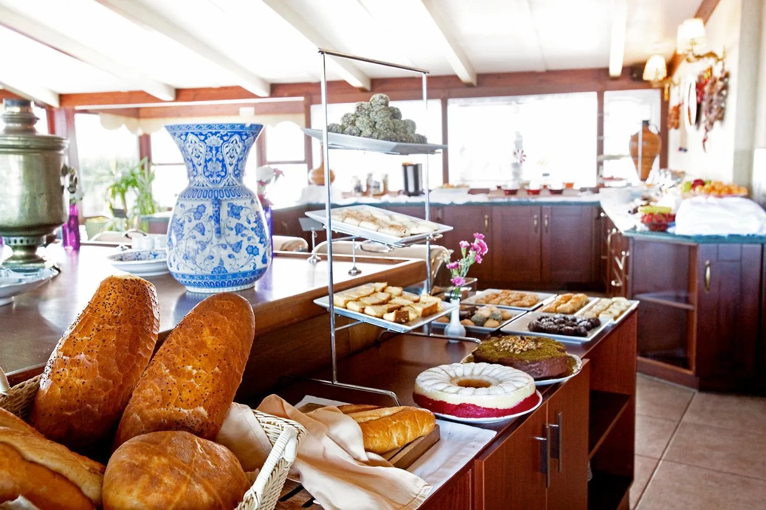 Restaurant/places to eat in Apart Hotel Hippodrome