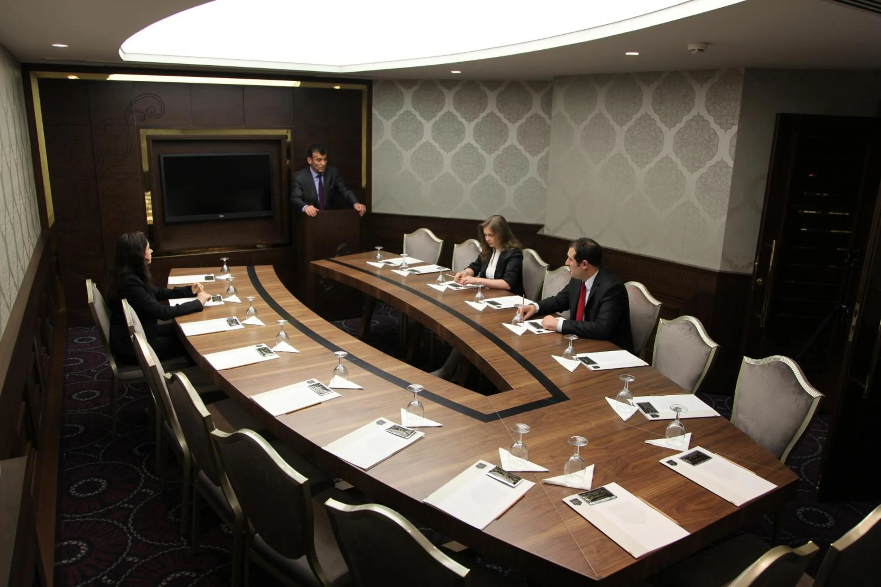 Business facilities in Mirilayon Hotel - Old Town