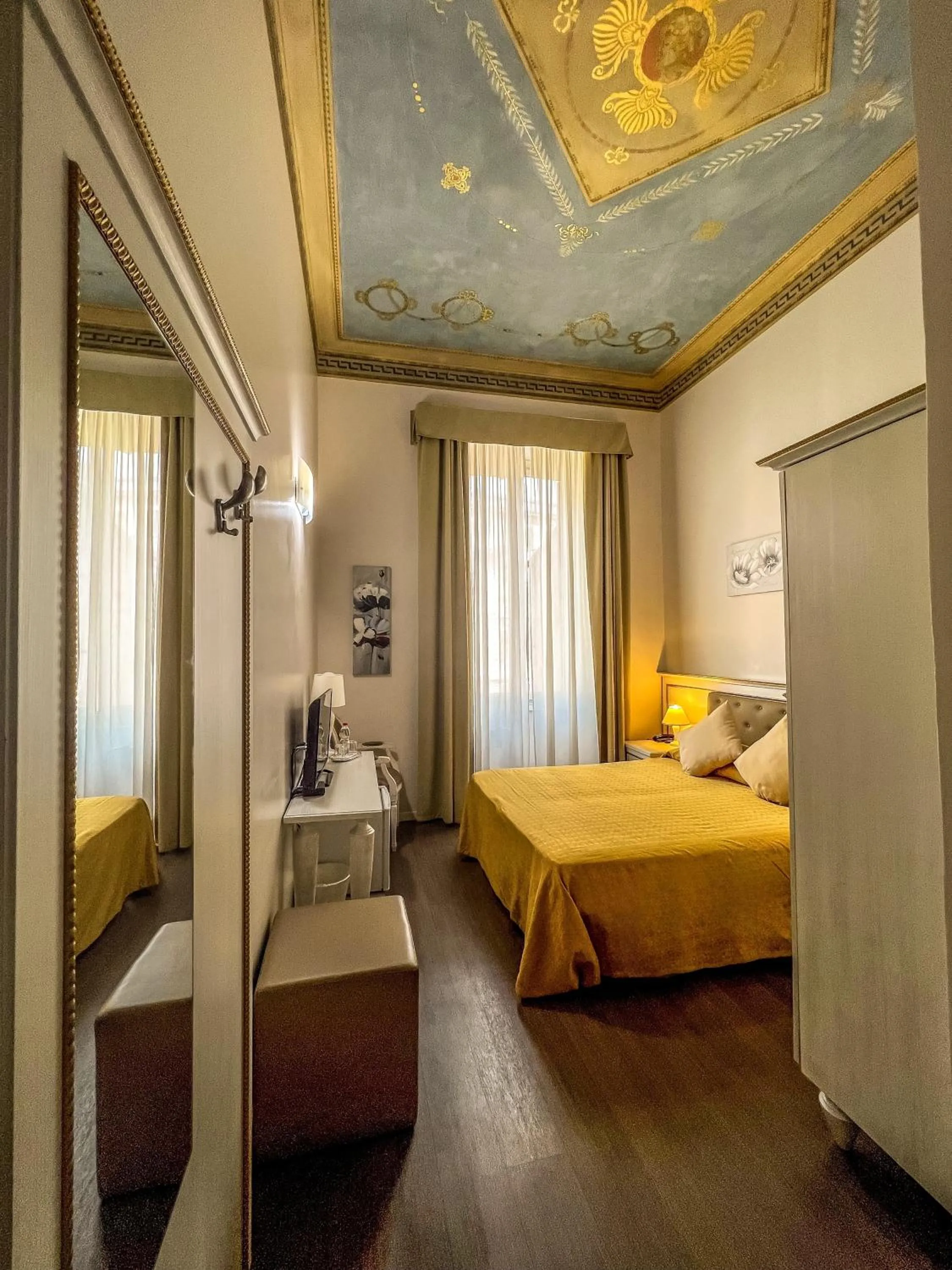 Bed in Hotel Genova Liberty