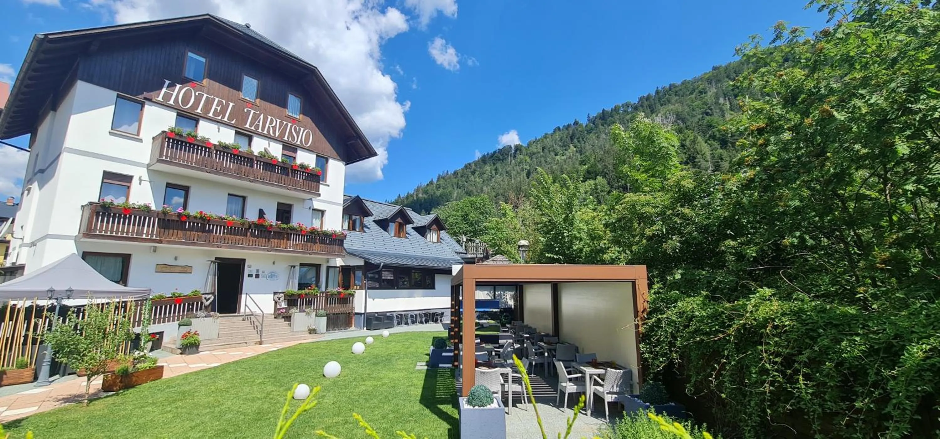 Property building in Hotel Tarvisio Four Seasons