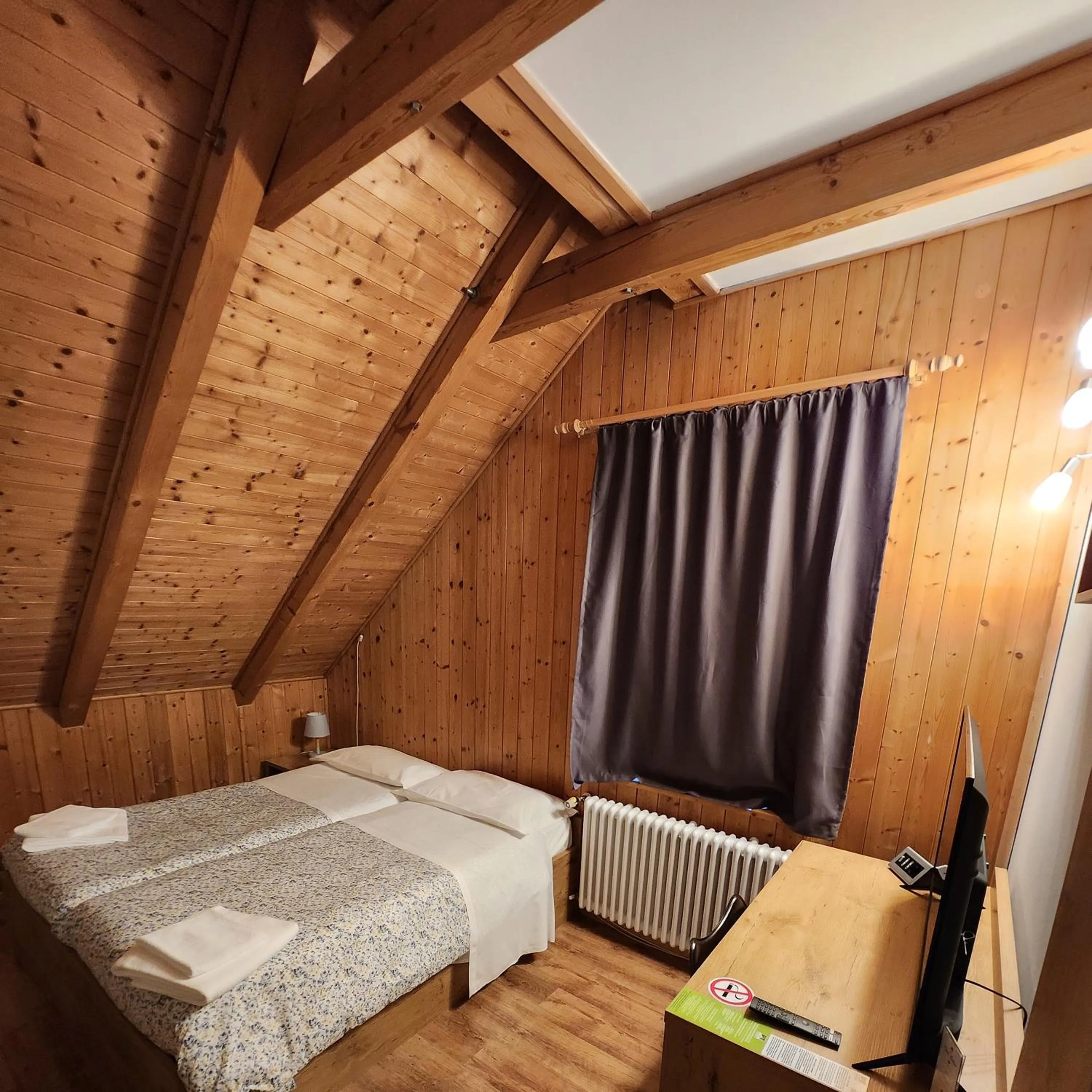 Photo of the whole room, Bed in Hotel Tarvisio Four Seasons