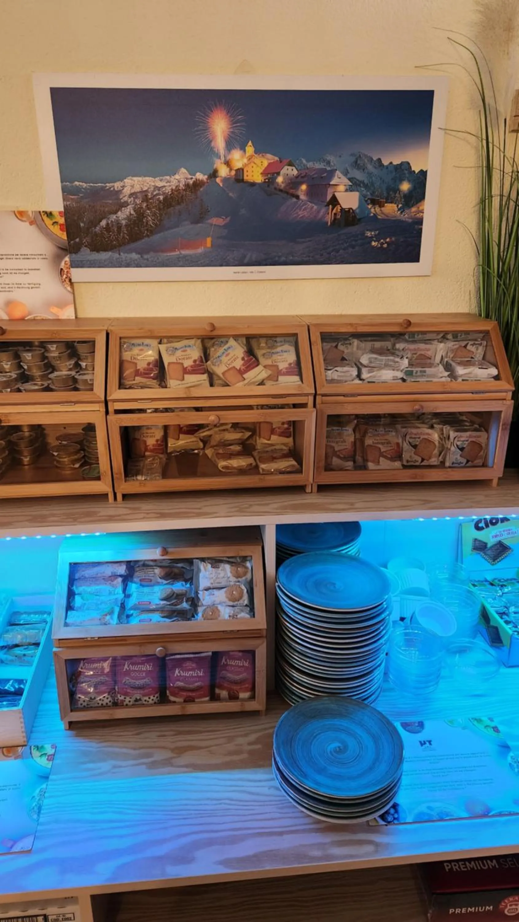 Buffet breakfast in Hotel Tarvisio Four Seasons