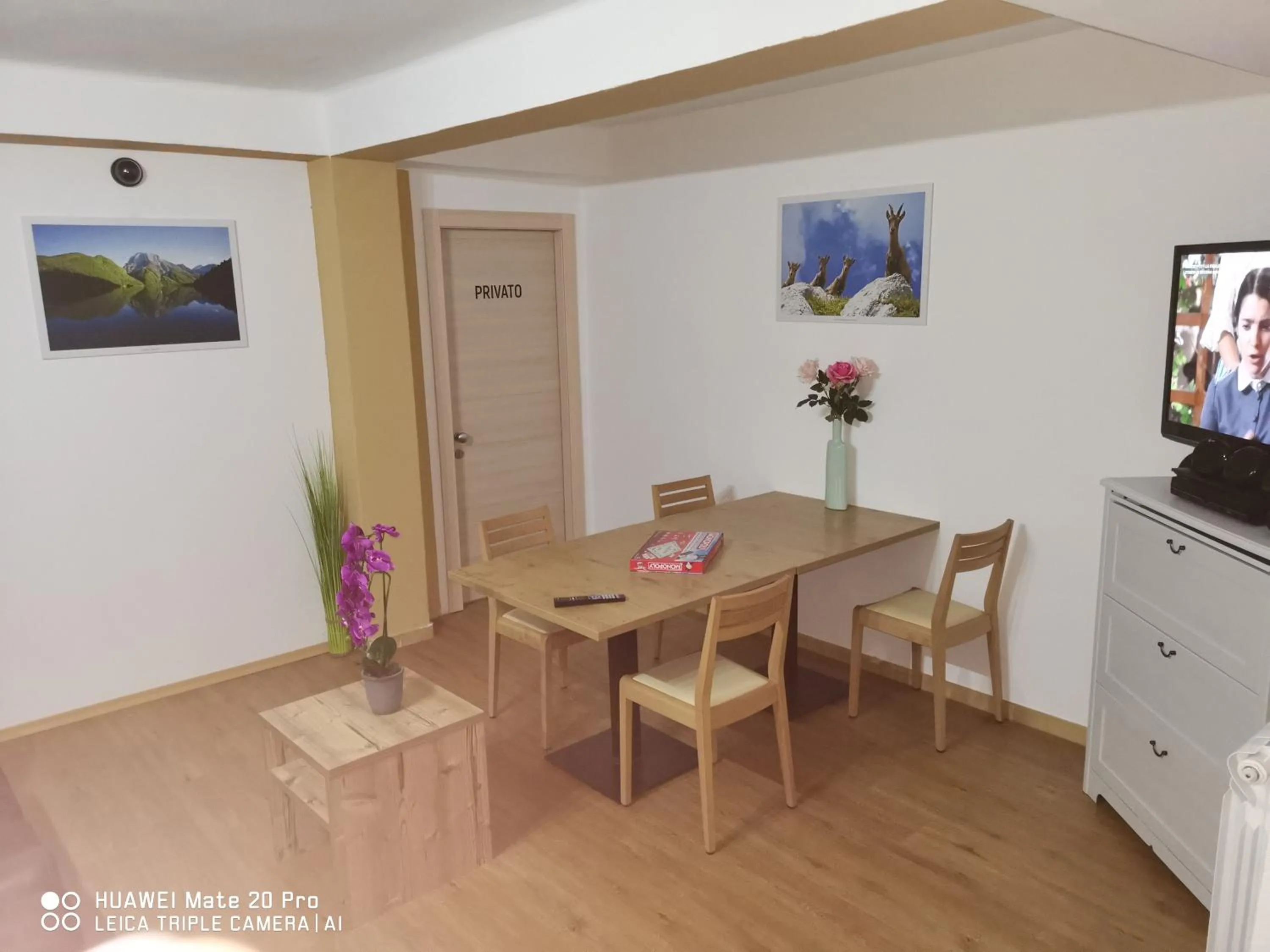 Communal lounge/ TV room in Hotel Tarvisio Four Seasons