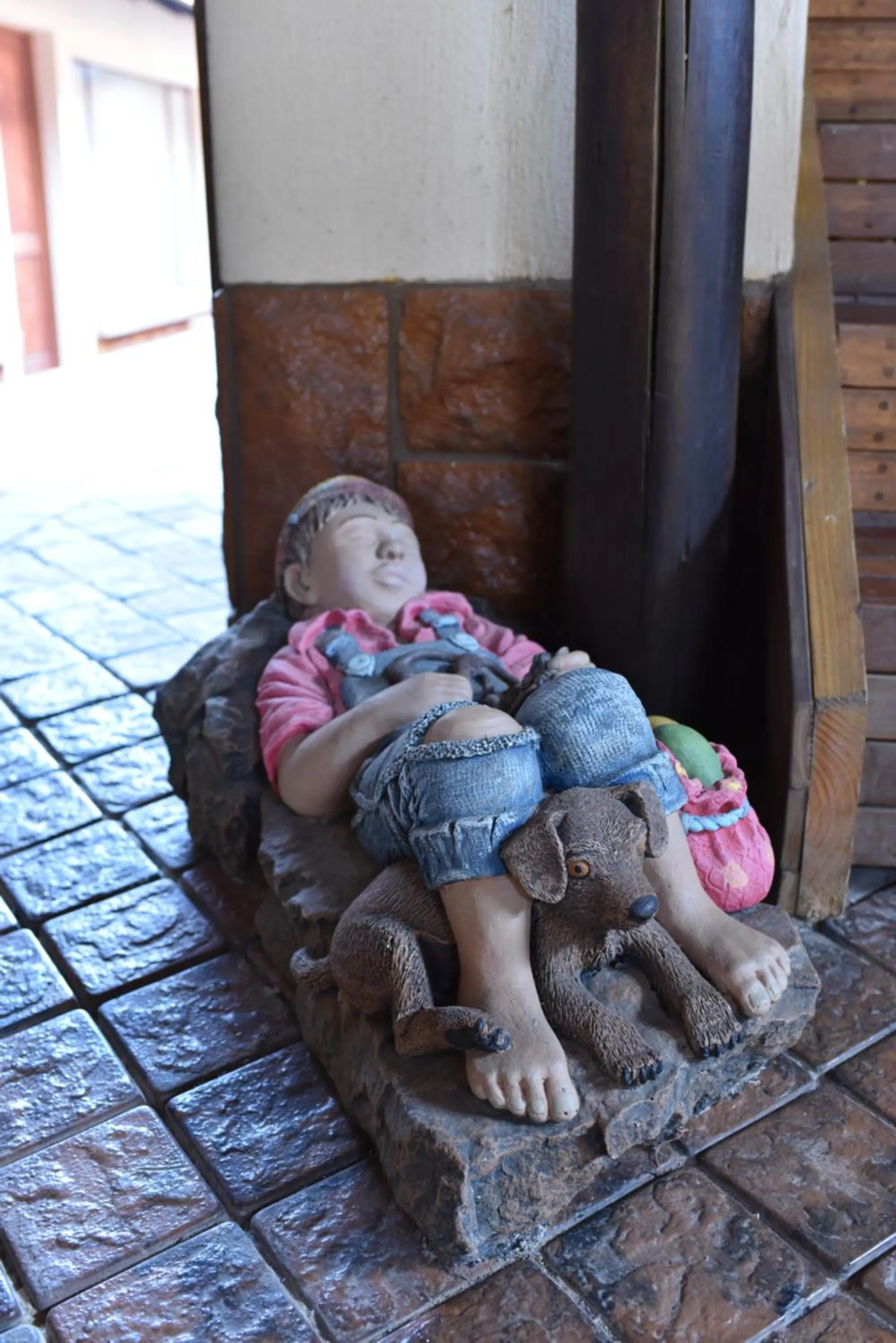 Decorative detail in The Cedars Bed and Breakfast