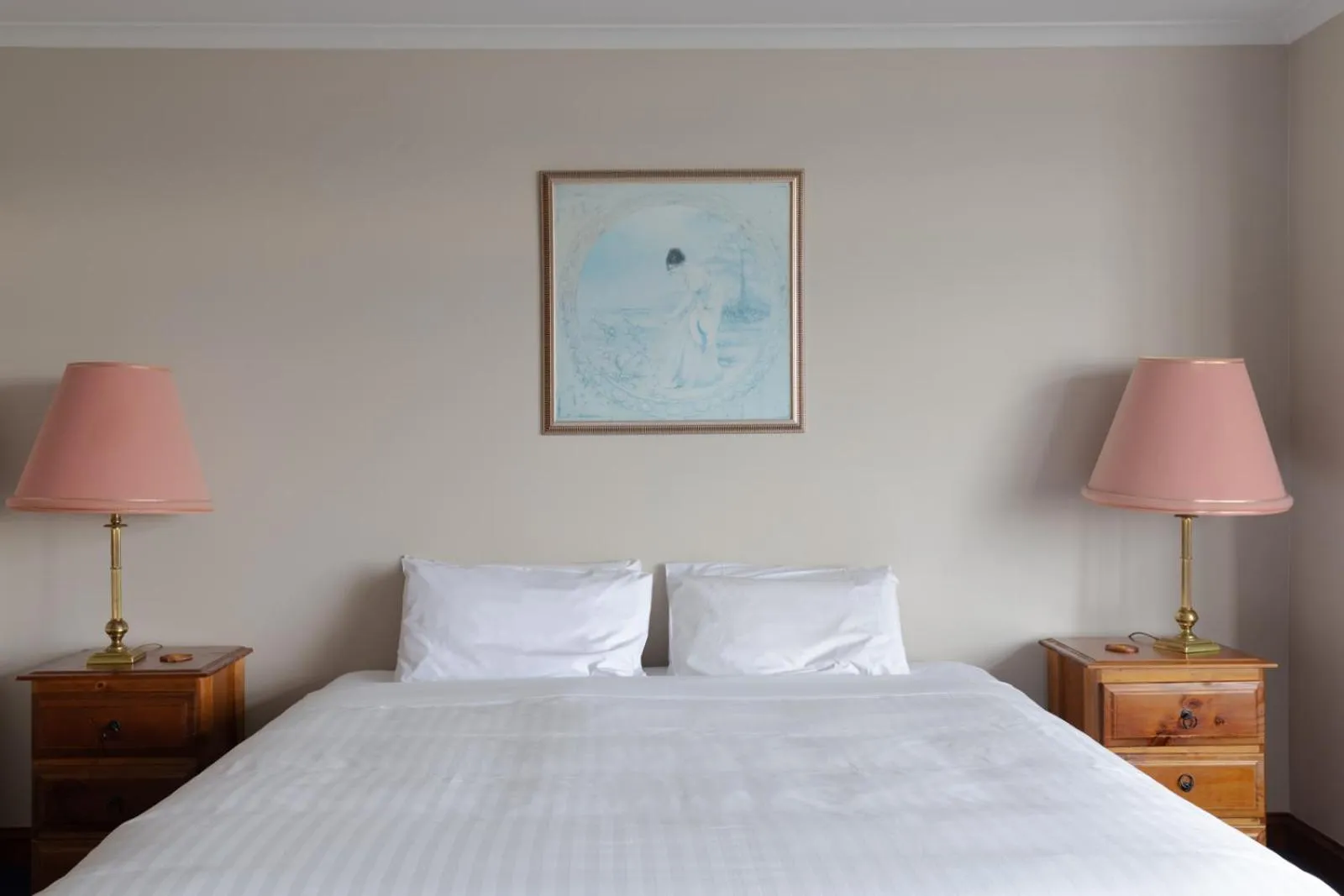 Bed in Battery Point Manor