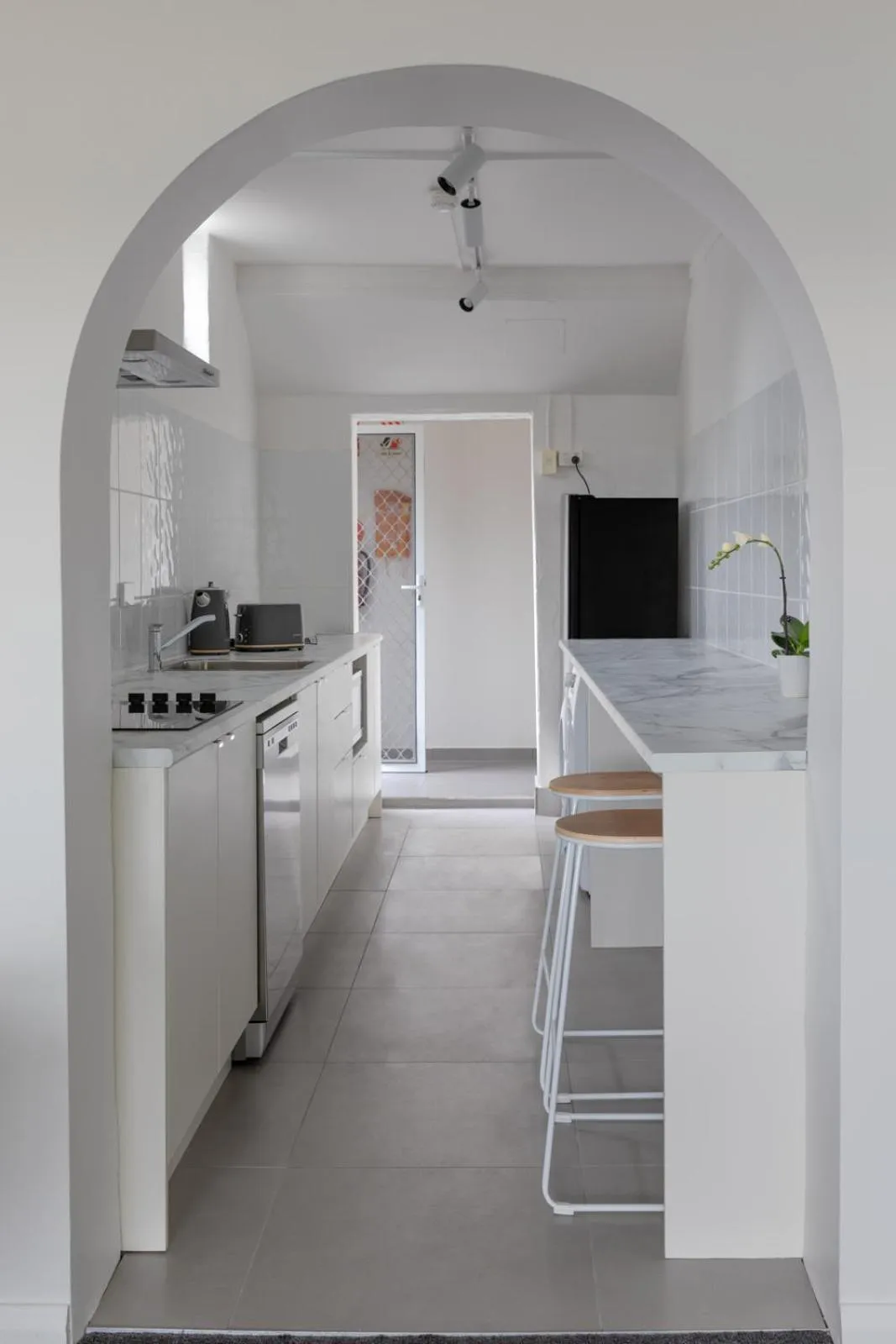 Kitchen or kitchenette in Battery Point Manor