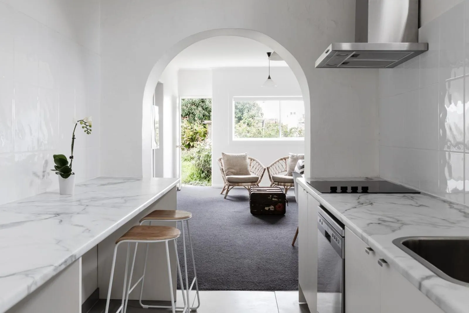 Kitchen or kitchenette in Battery Point Manor