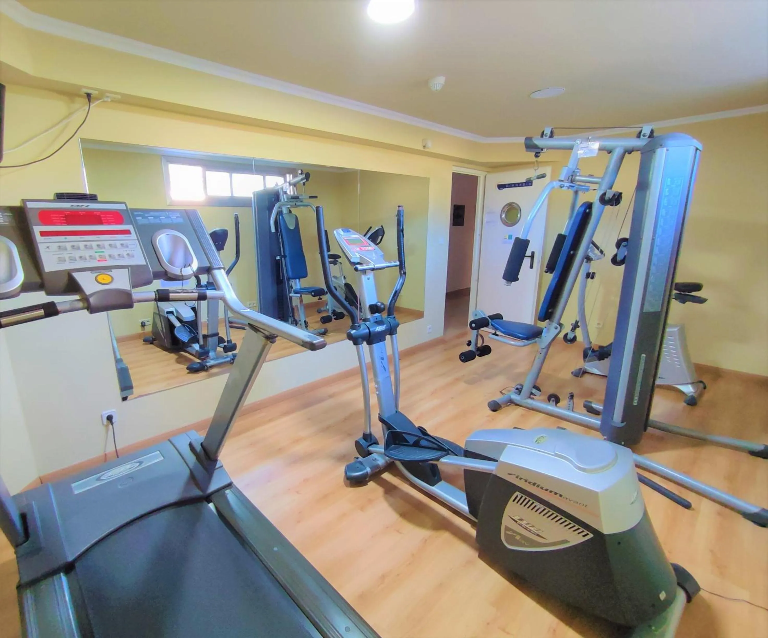 Fitness centre/facilities in Apartamentos Marsil