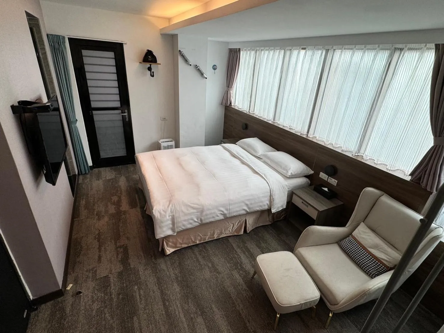 Photo of the whole room, Bed in RF Hotel  Linsen