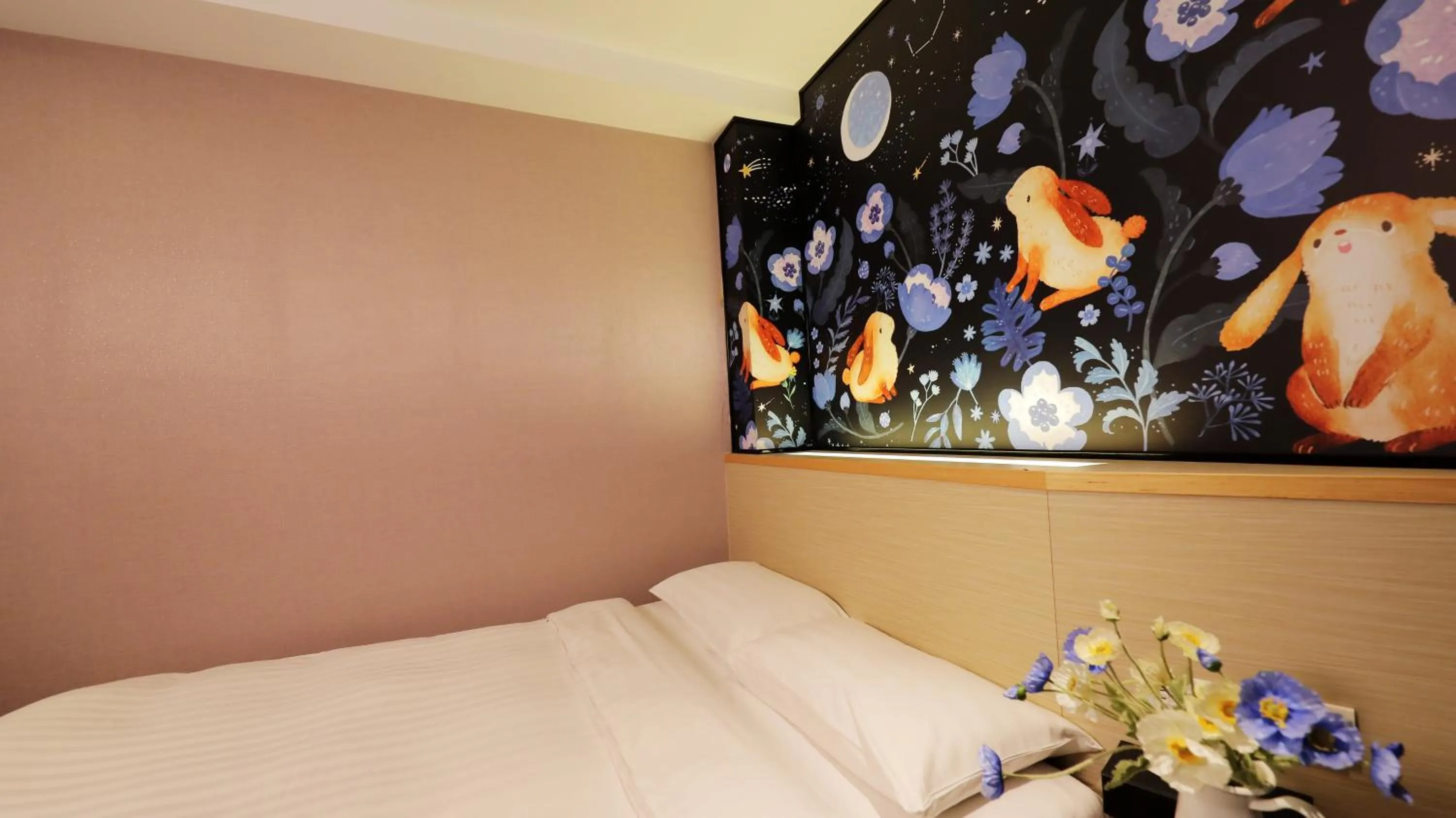 Photo of the whole room, Bed in RF Hotel  Linsen