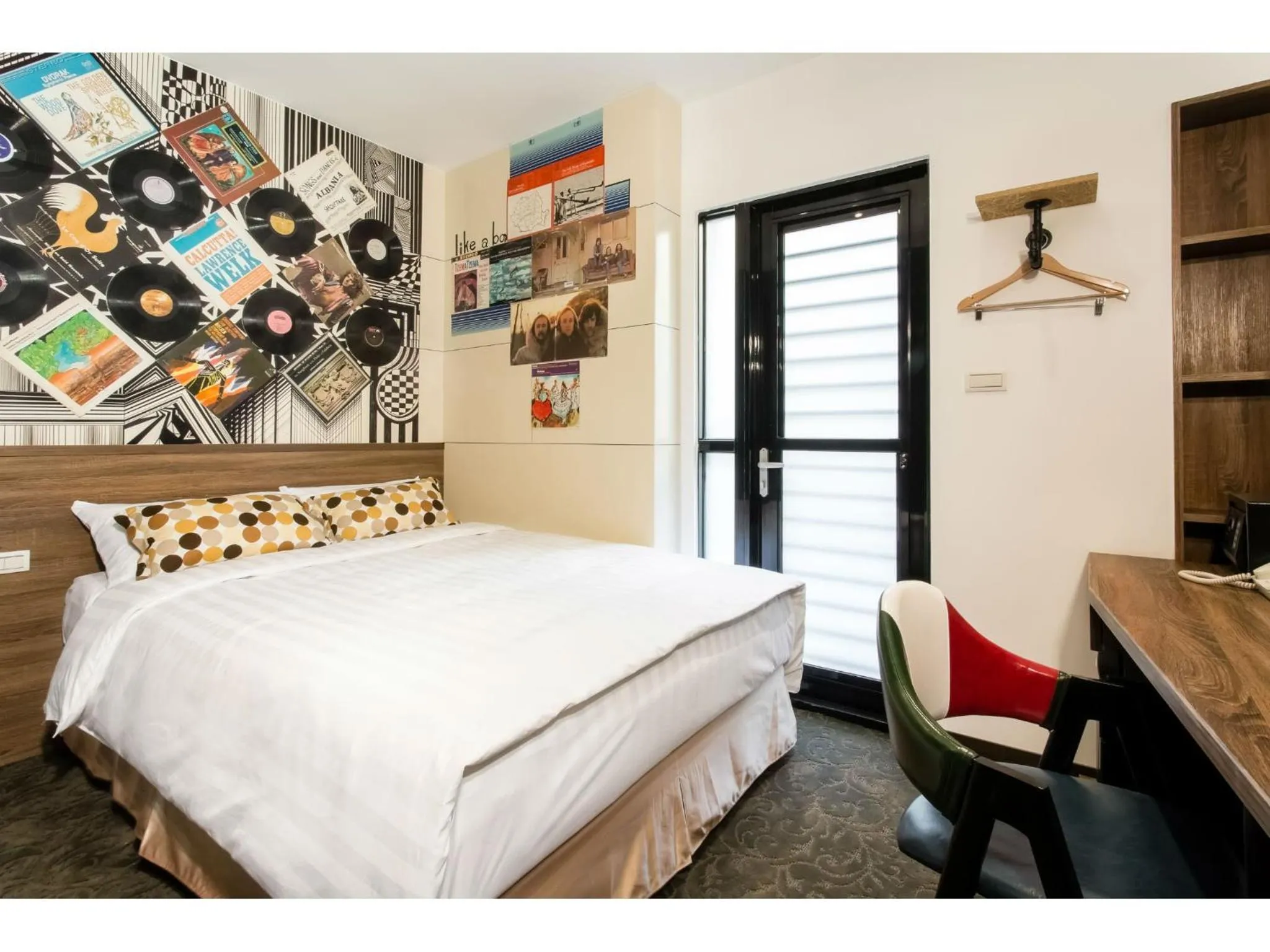 Photo of the whole room, Bed in RF Hotel  Linsen