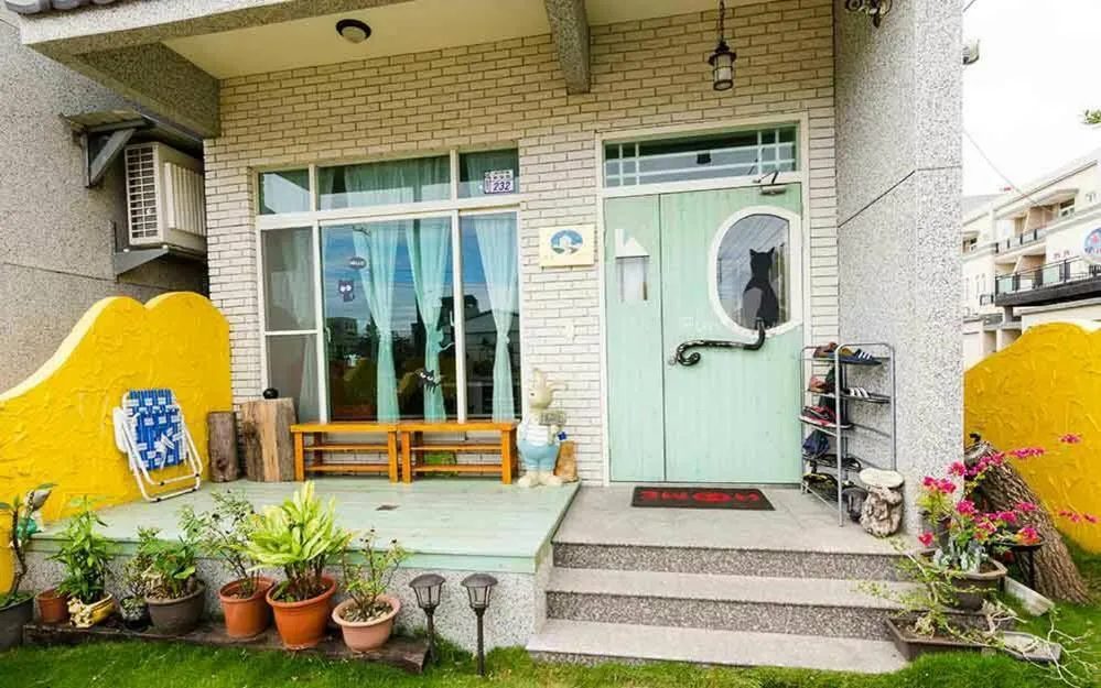 Facade/entrance in Slowly B&B