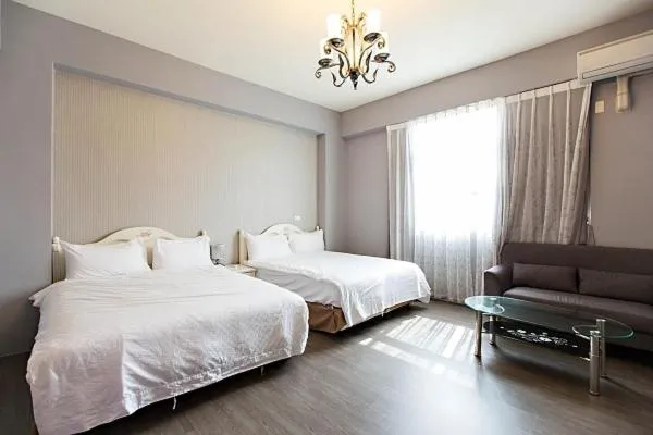 Photo of the whole room, Bed in Slowly B&B