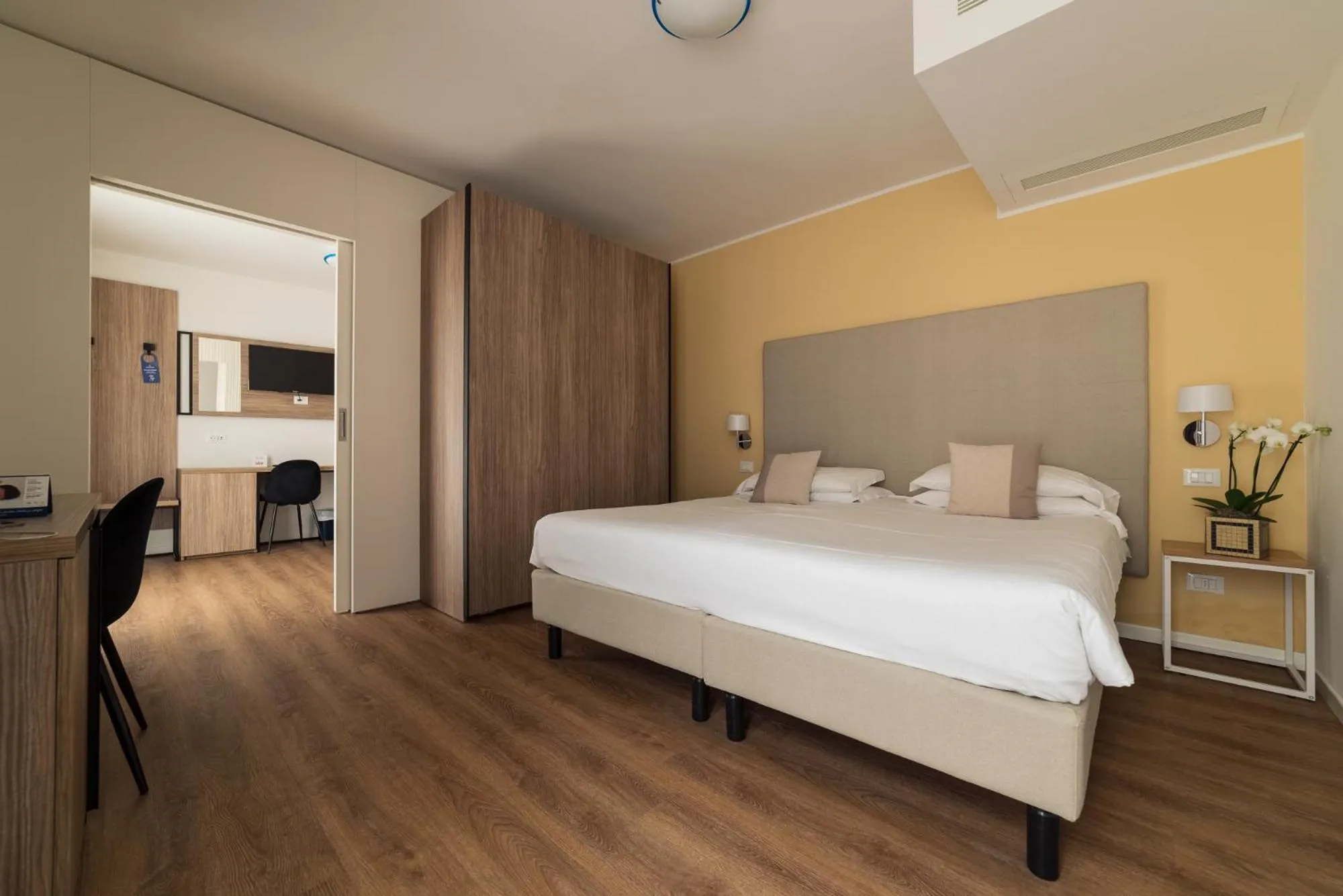 Bed in Hotel Excelsior