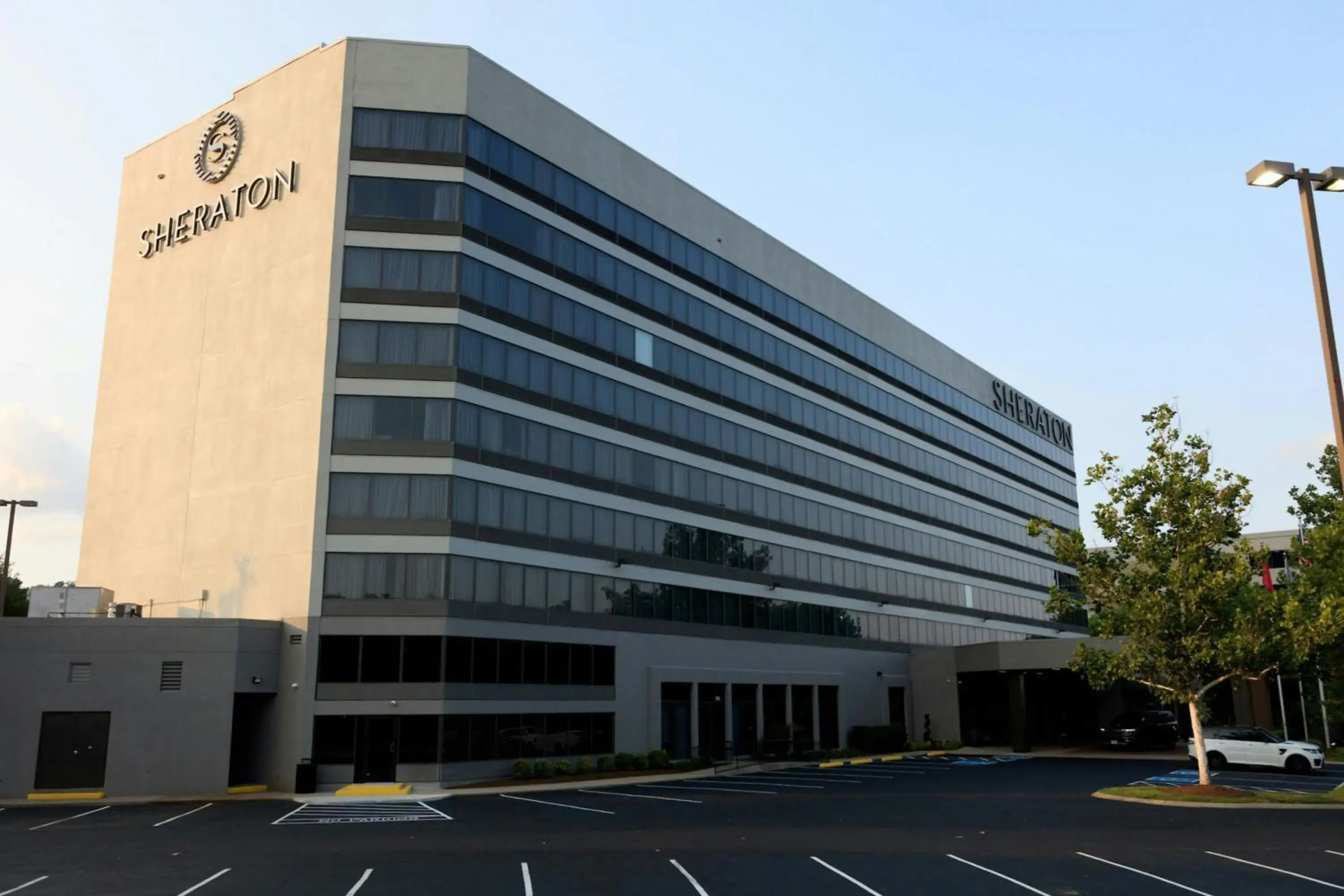 Property building in Four Points Nashville - Brentwood Property building in Four Points Nashville - Brentwood