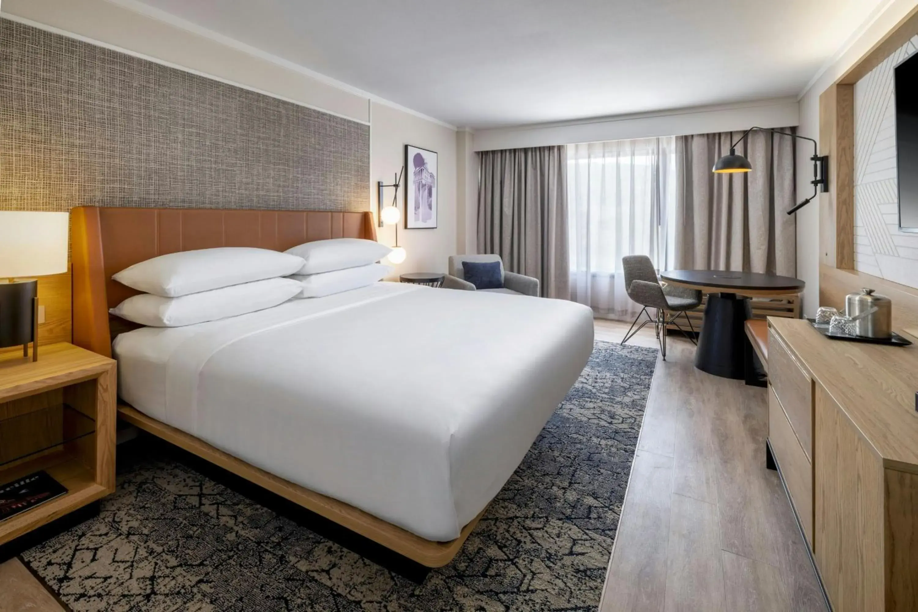 Photo of the whole room, Bed in Four Points Nashville - Brentwood Photo of the whole room, Bed in Four Points Nashville - Brentwood