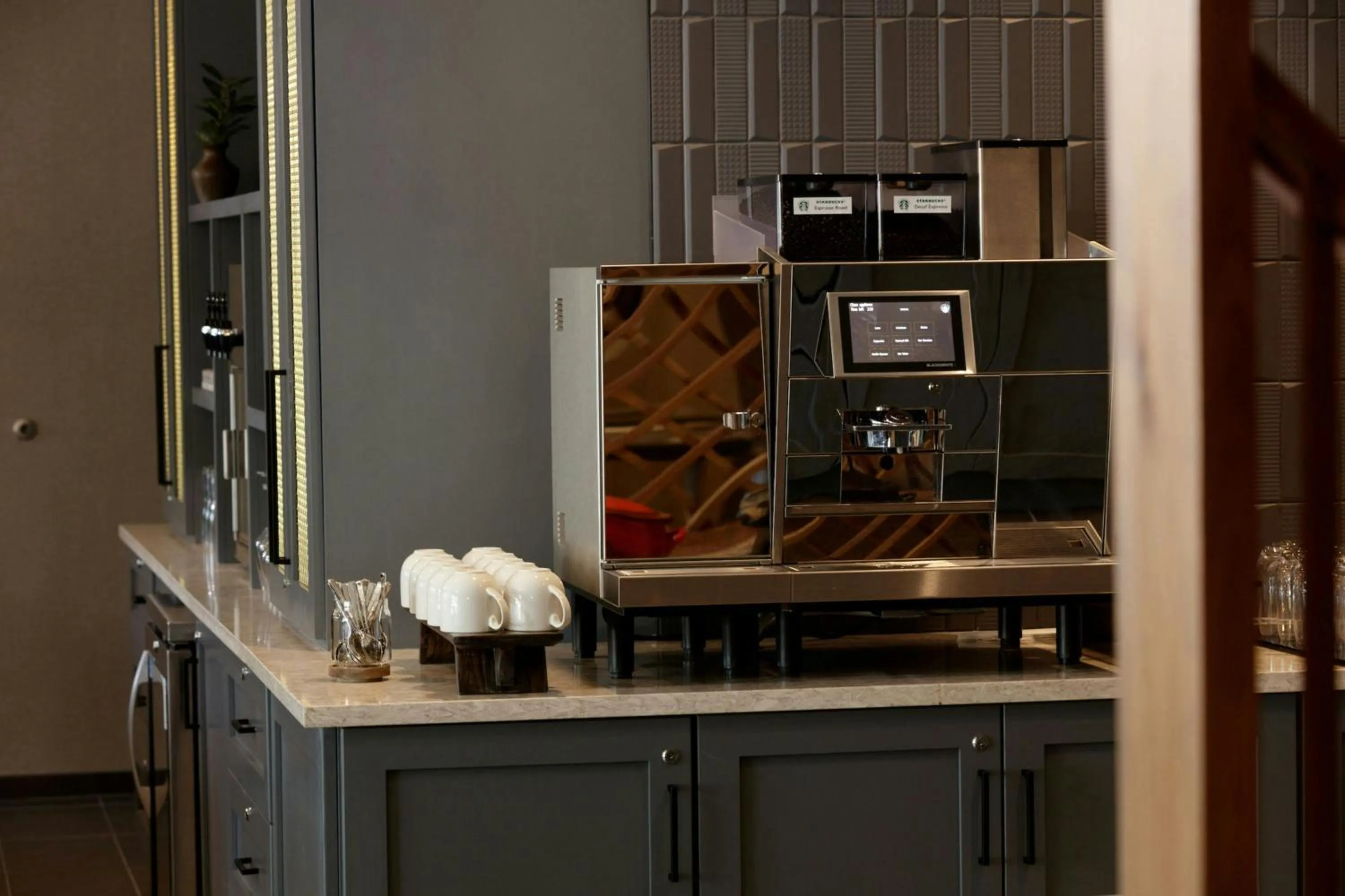 Lounge or bar in Sheraton Nashville Brentwood