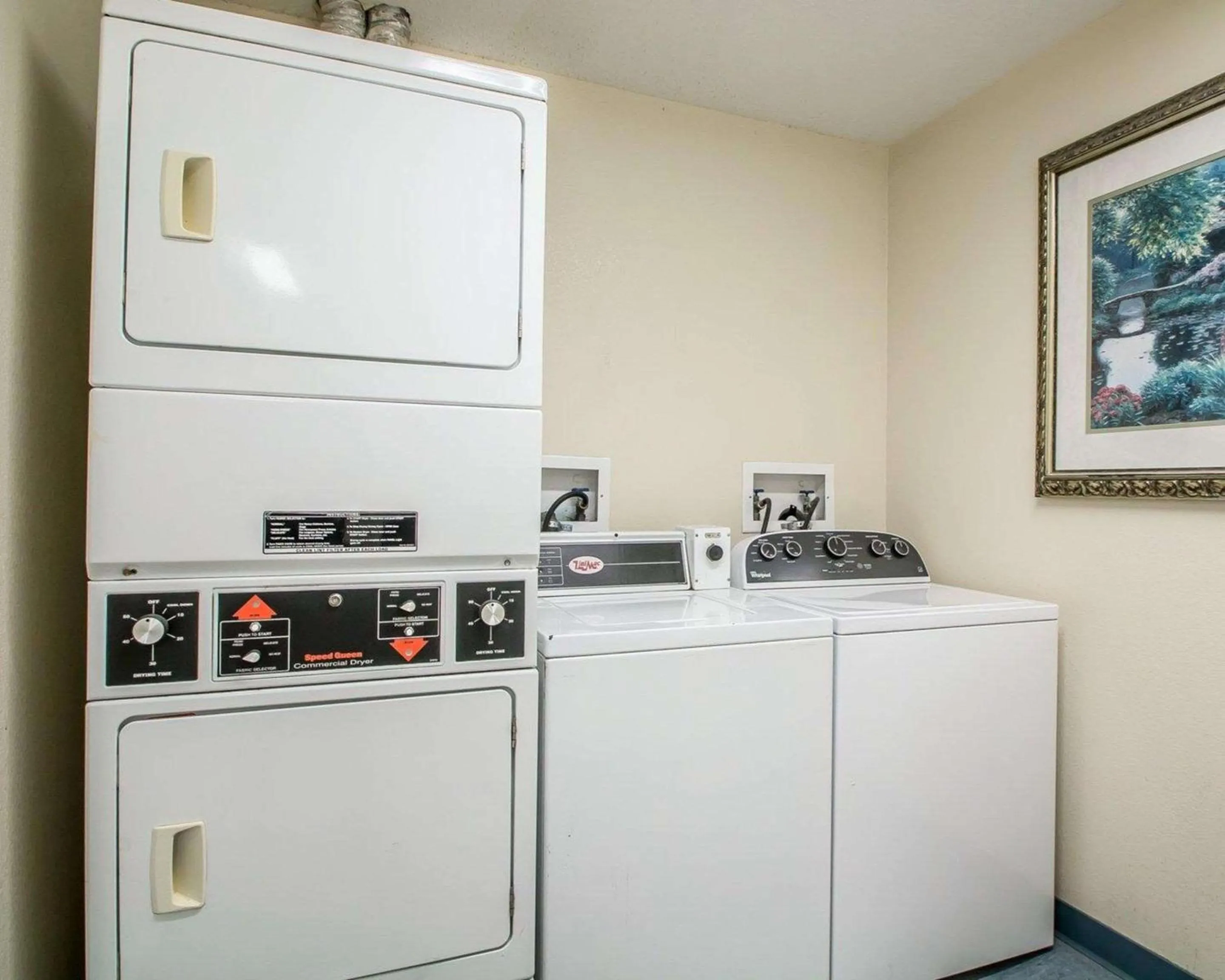 Kitchen or kitchenette in Birch Hill Suites Columbia