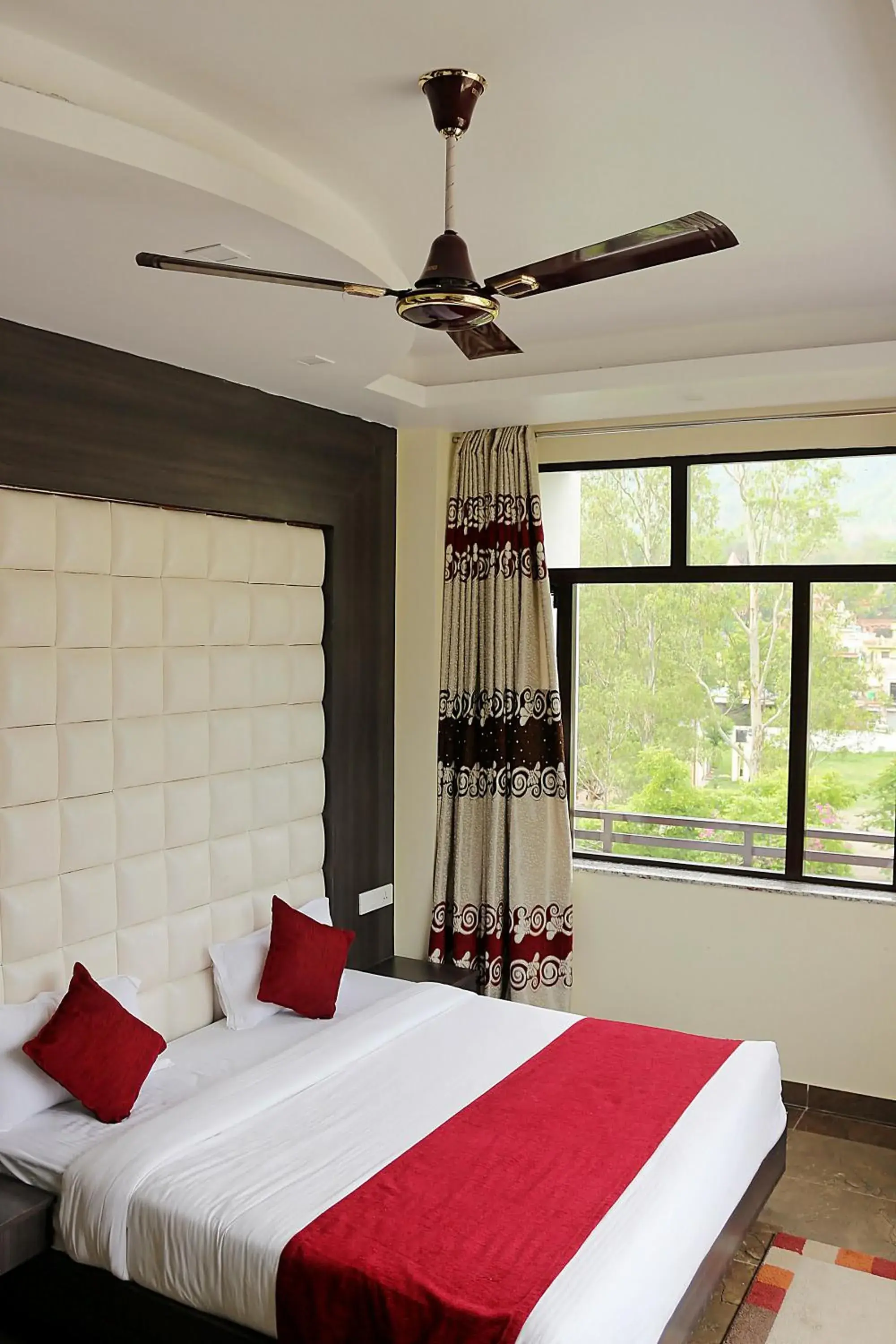 Restaurant/places to eat in Hotel Trihari Restaurant/places to eat in Hotel Trihari