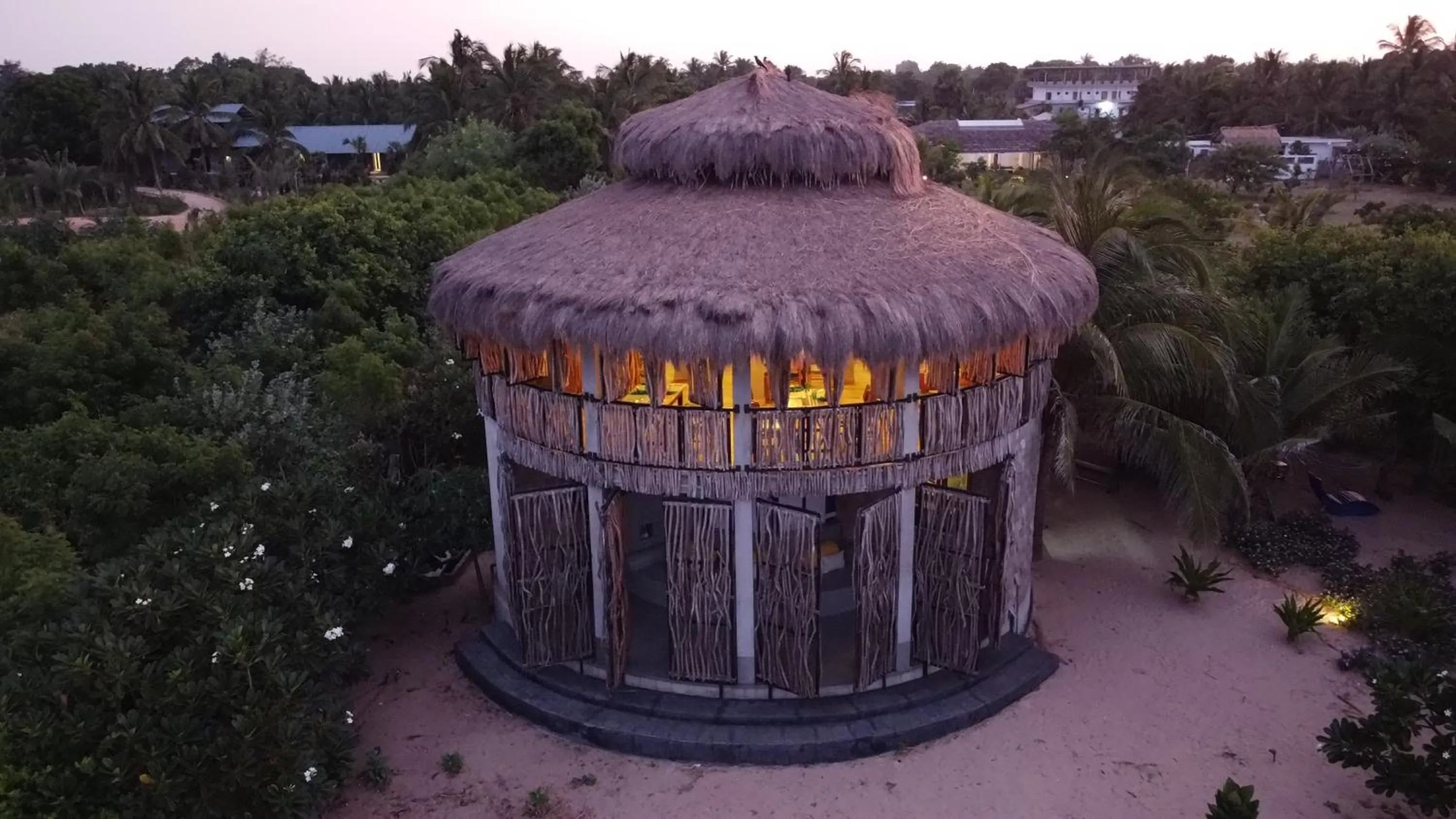 Restaurant/places to eat in Amanta Beach