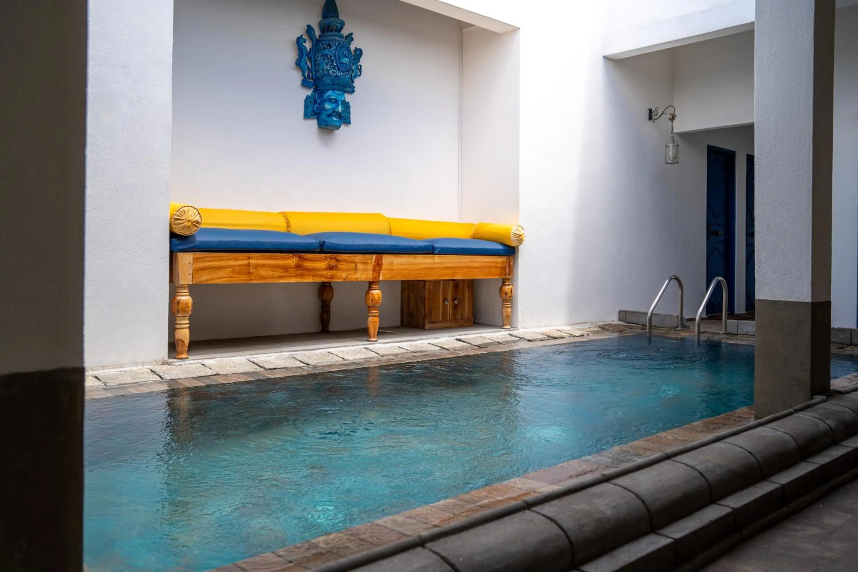 Swimming pool in Amanta Beach