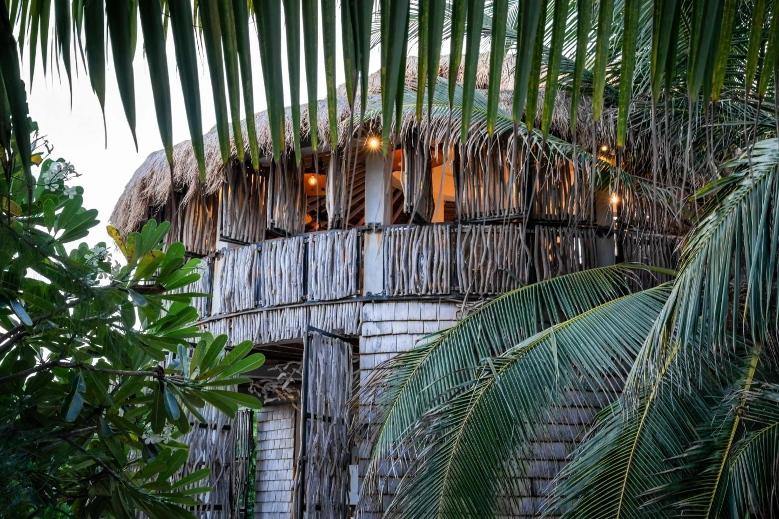 Restaurant/places to eat in Amanta Beach