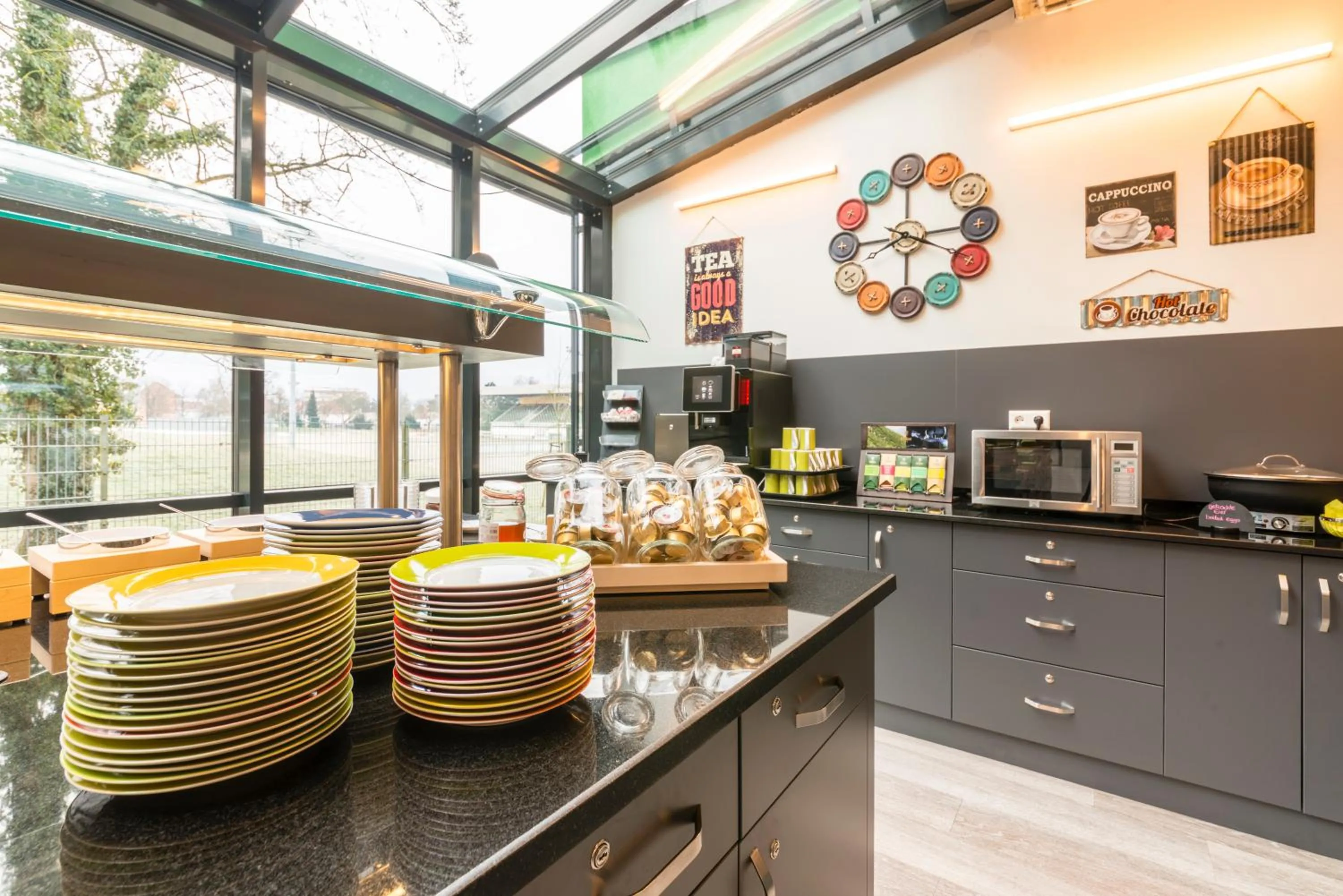 Continental breakfast in Hostel Art & Style