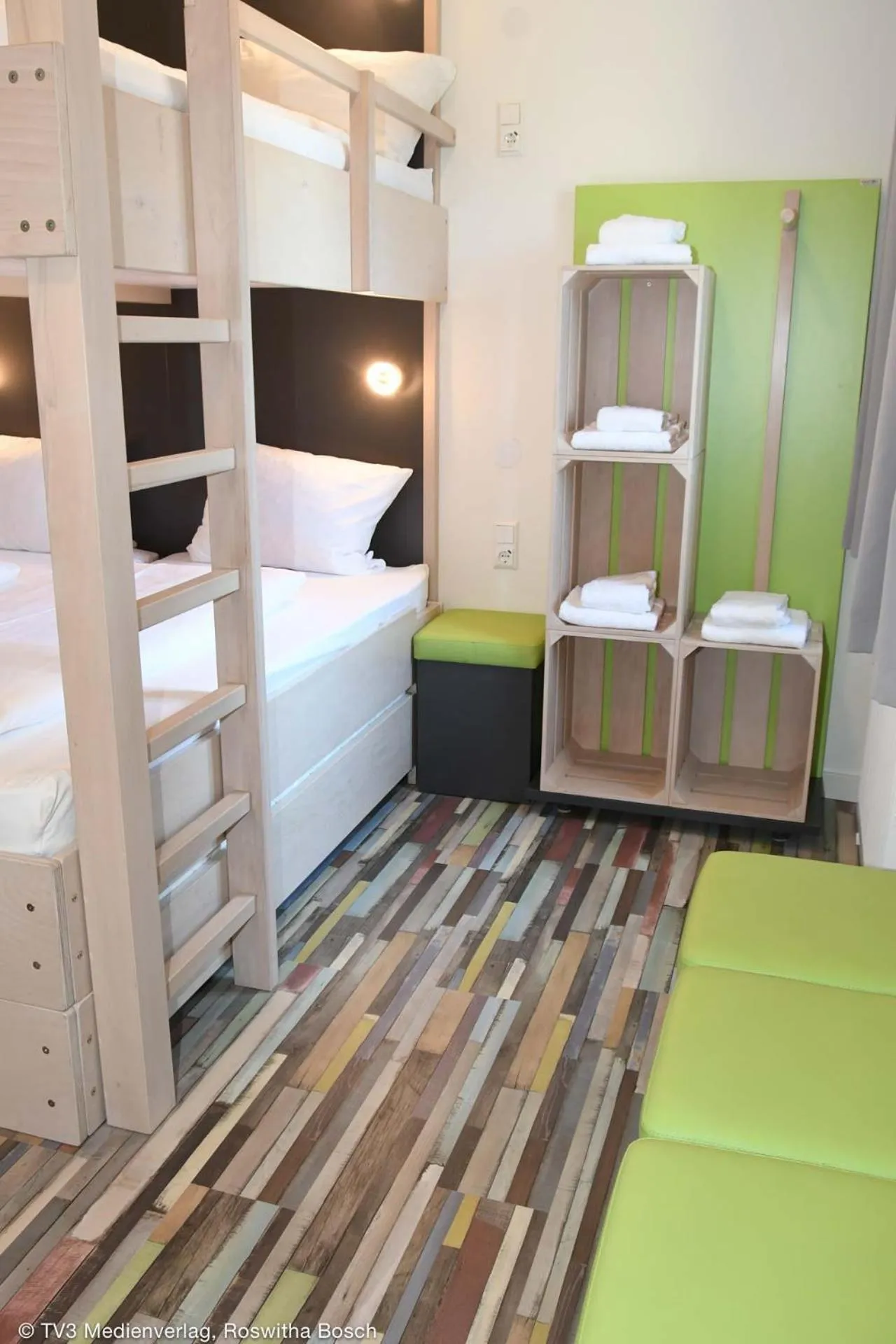 bunk bed, Bed in Hostel Art & Style