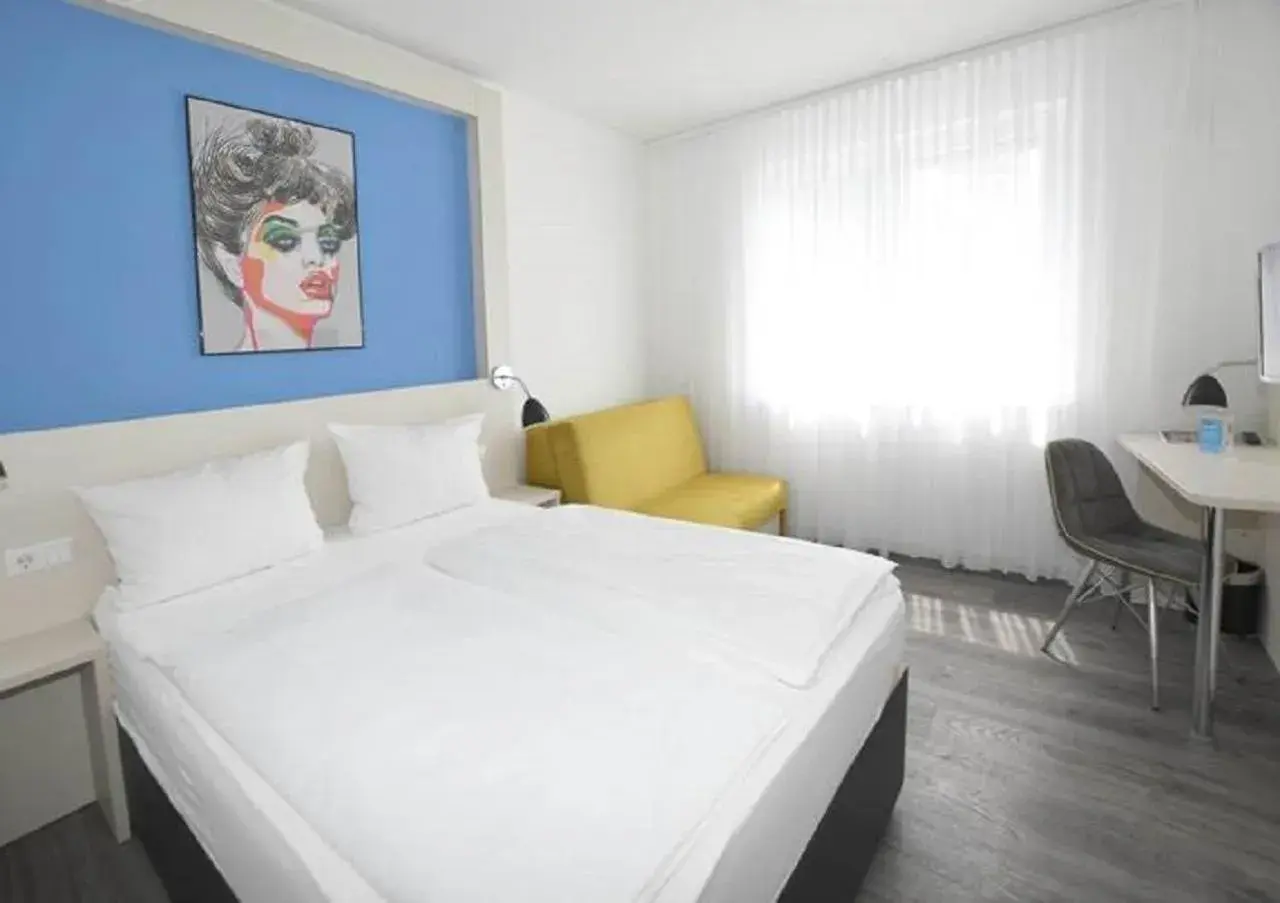 Standard Queen Room - single occupancy in Hostel Art & Style Standard Queen Room - single occupancy in Hostel Art & Style