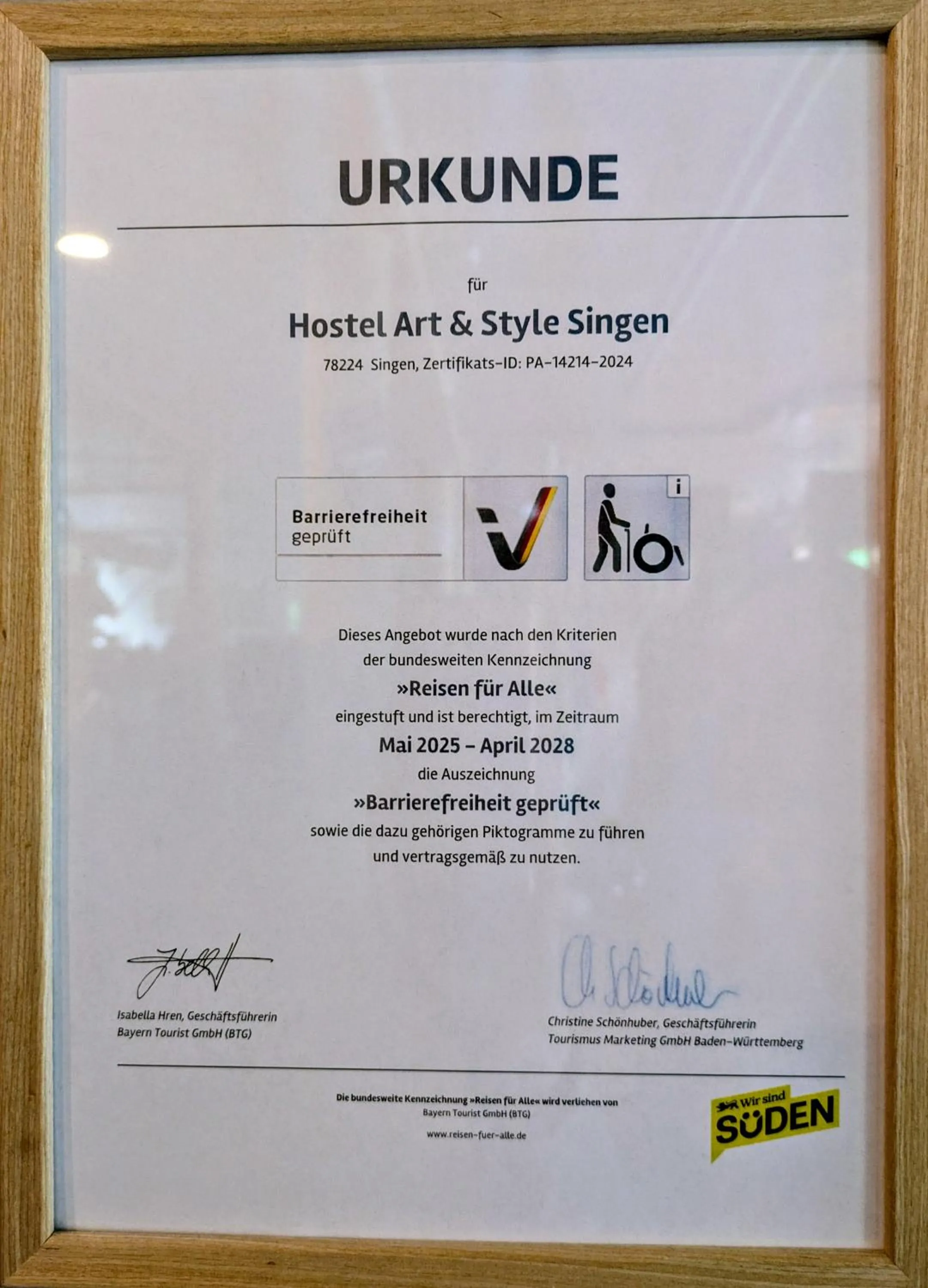 Logo/Certificate/Sign in Hostel Art & Style