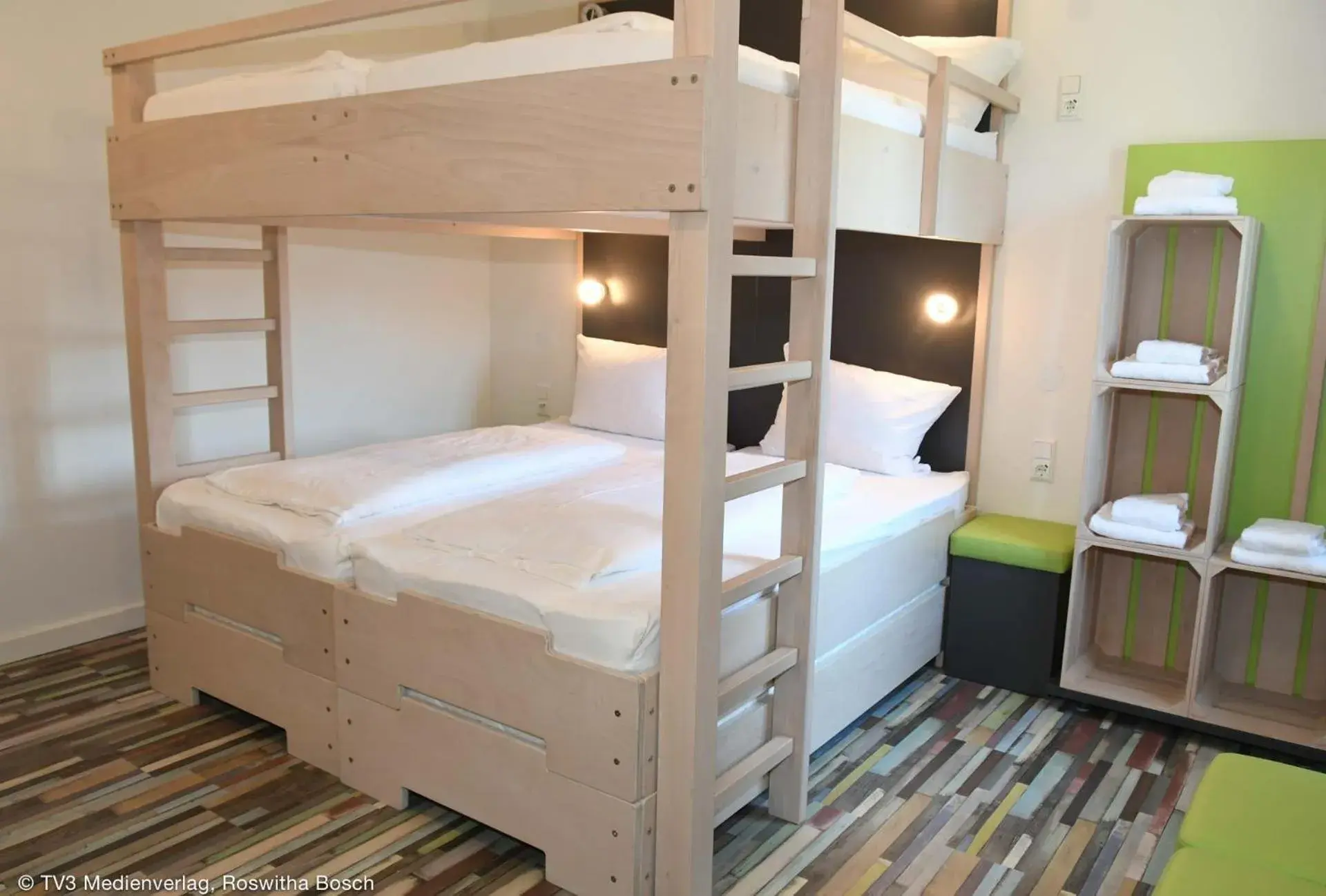 bunk bed, Bed in Hostel Art & Style bunk bed, Bed in Hostel Art & Style