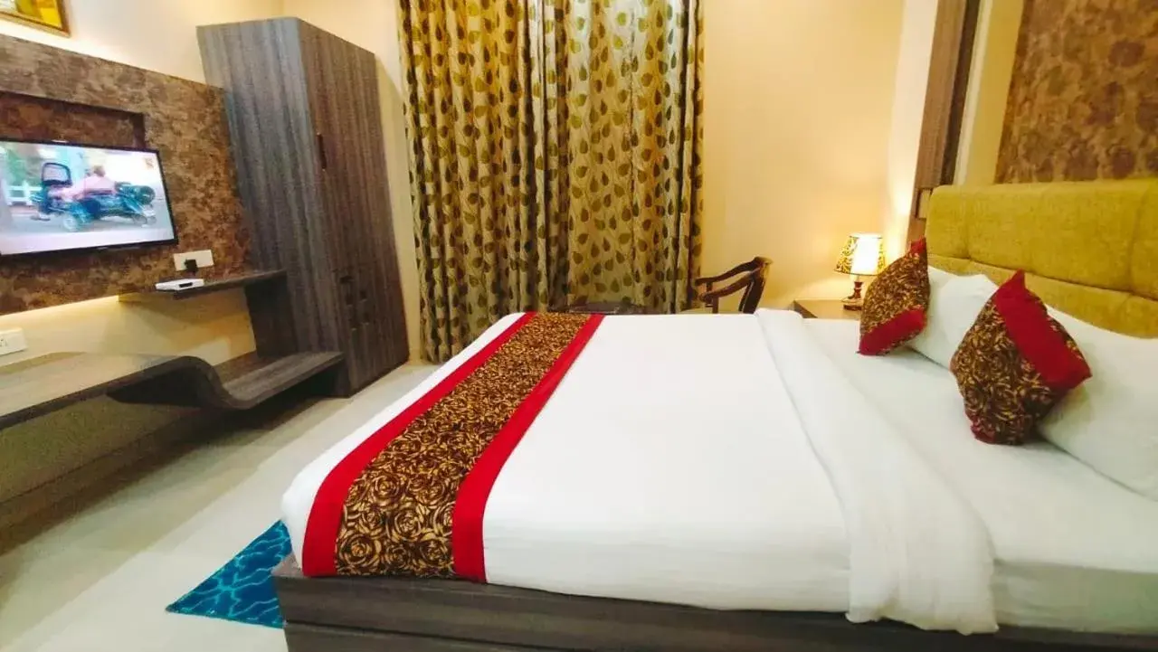 Photo of the whole room, Bed in Hotel Ozas Grand Photo of the whole room, Bed in Hotel Ozas Grand