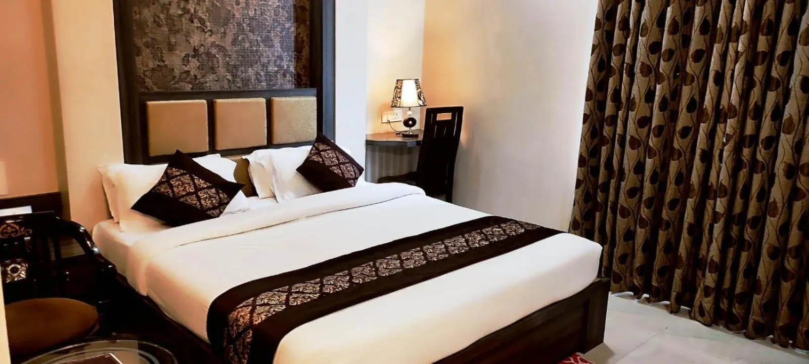 Photo of the whole room, Bed in Hotel Ozas Grand