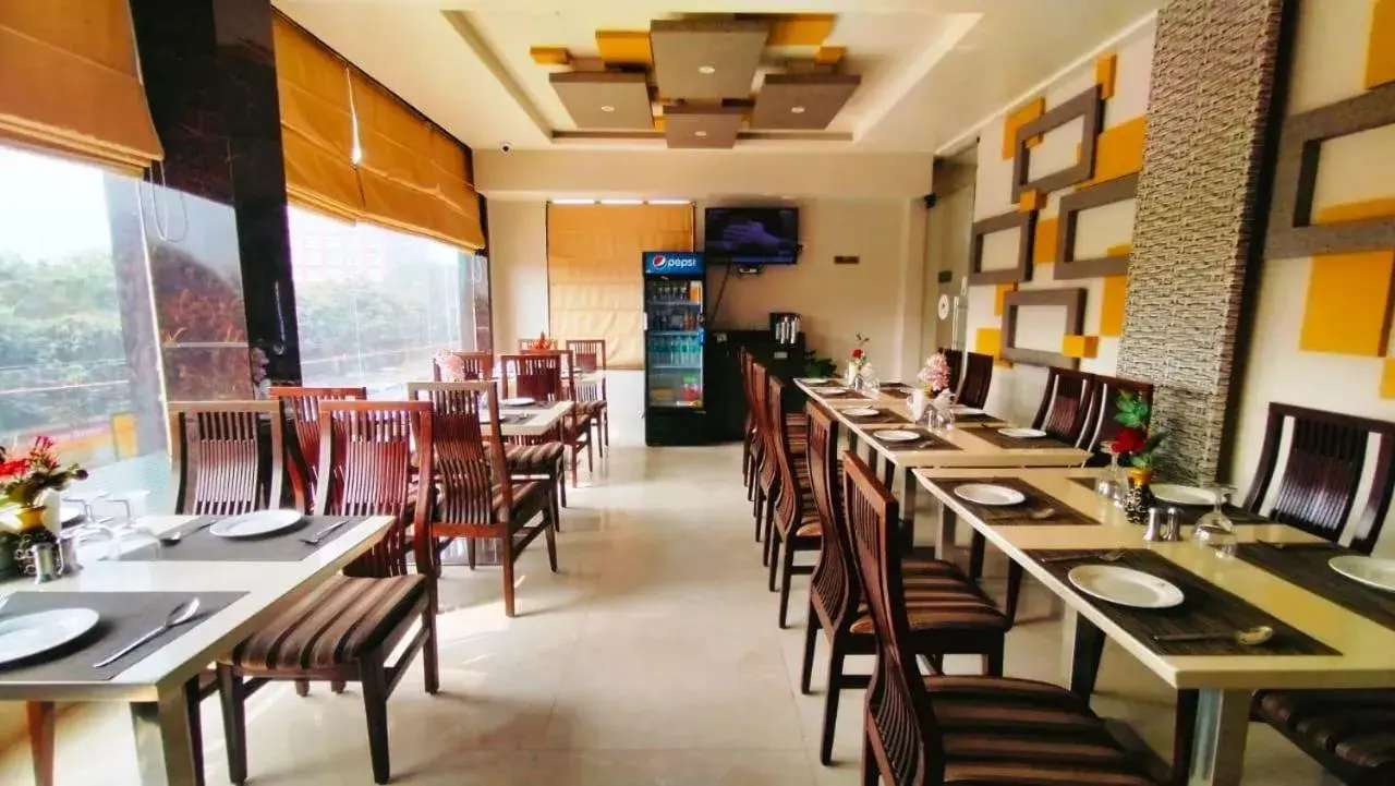 Restaurant/places to eat in Hotel Ozas Grand Restaurant/places to eat in Hotel Ozas Grand