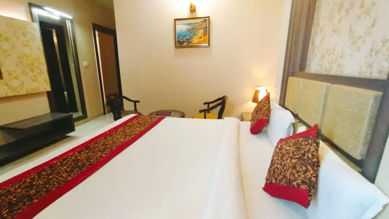 Photo of the whole room, Bed in Hotel Ozas Grand Photo of the whole room, Bed in Hotel Ozas Grand