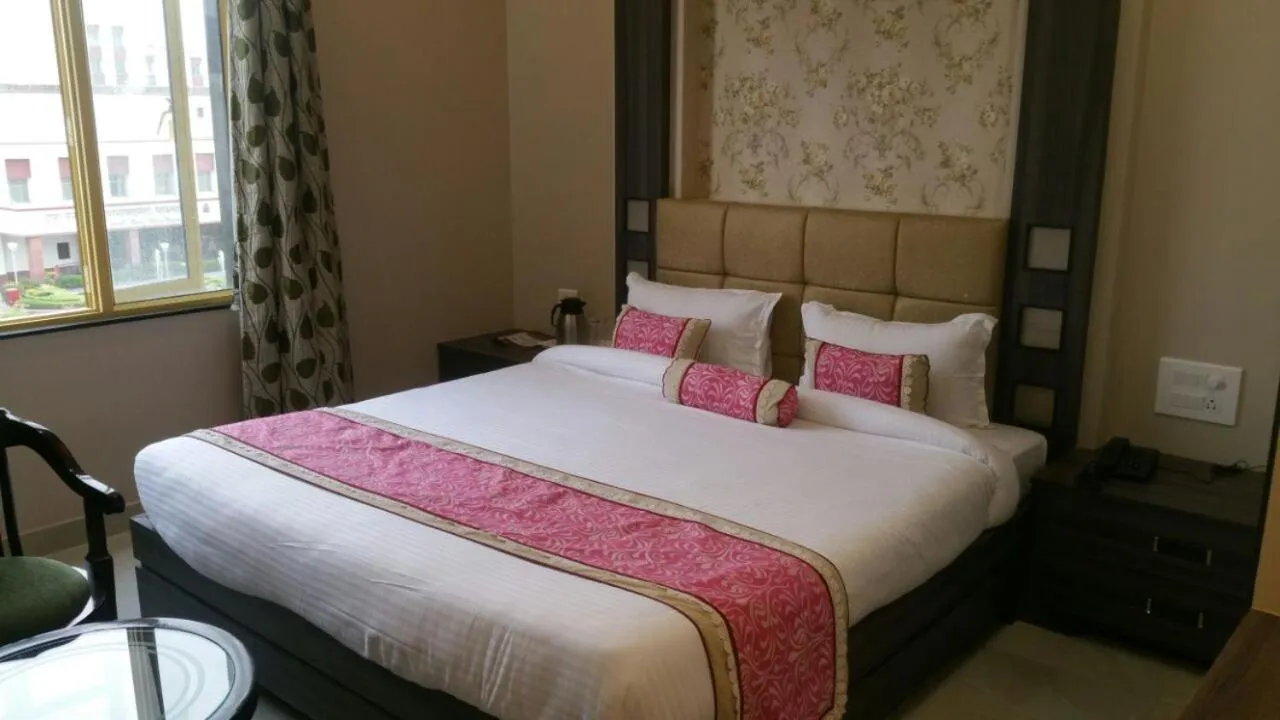 Bed in Hotel Ozas Grand