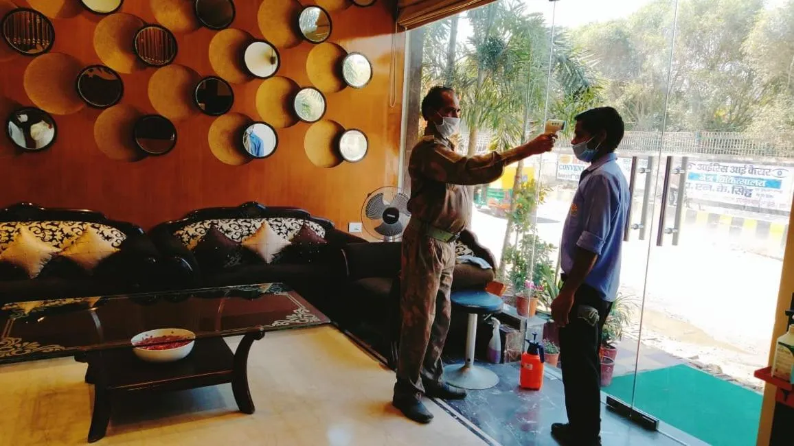 Lobby or reception in Hotel Ozas Grand