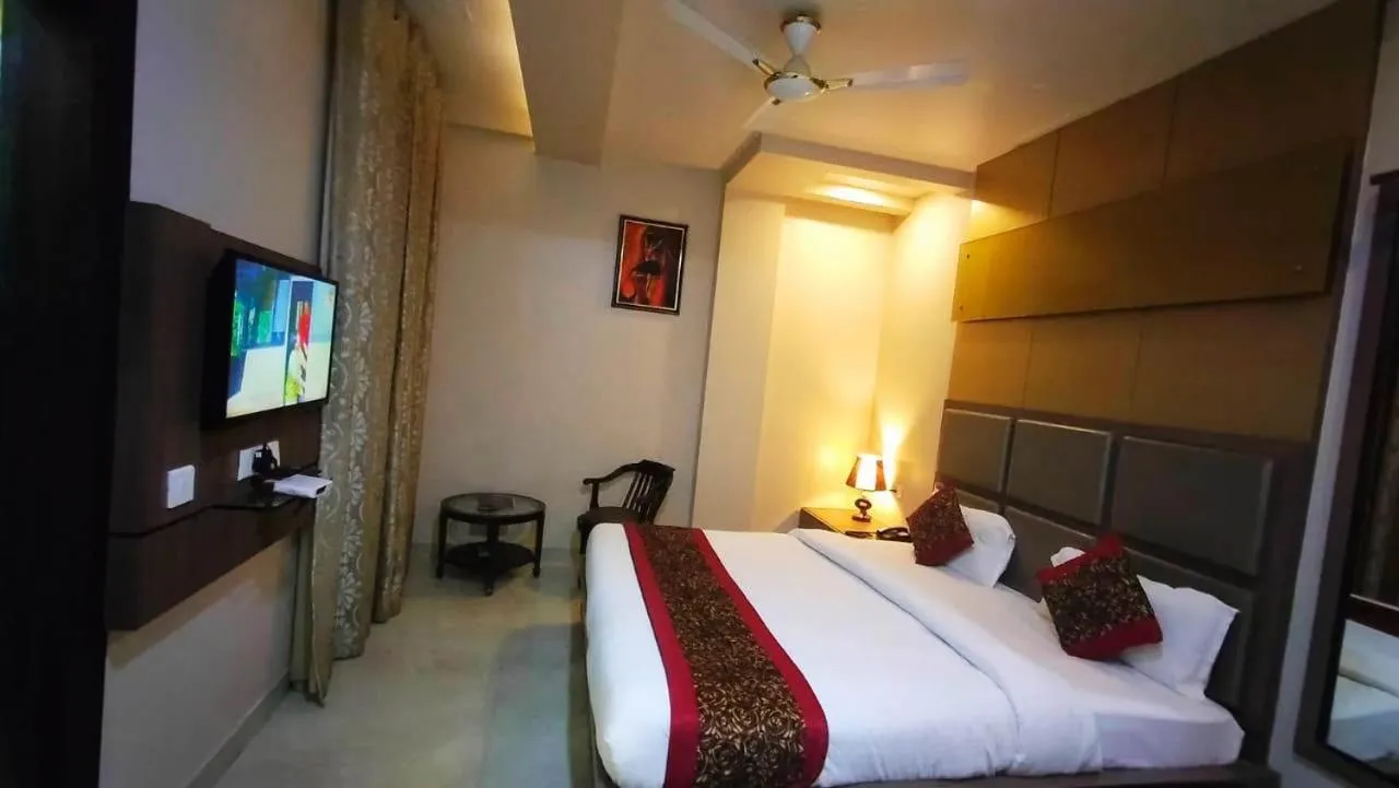 Photo of the whole room, Bed in Hotel Ozas Grand