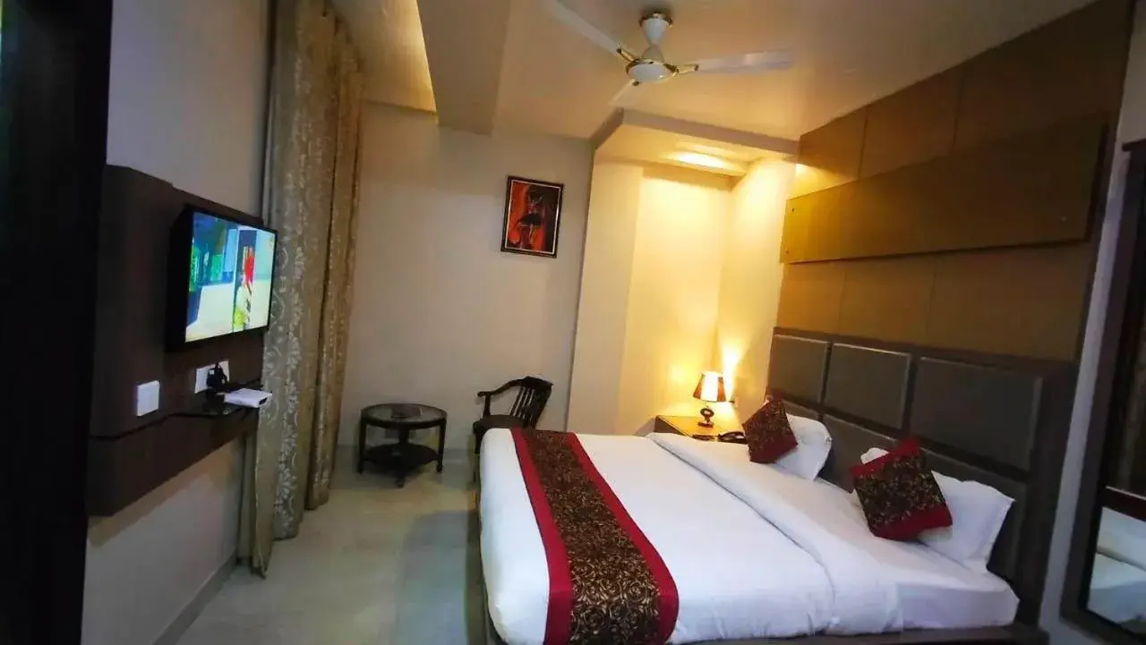 Photo of the whole room, Bed in Hotel Ozas Grand Photo of the whole room, Bed in Hotel Ozas Grand