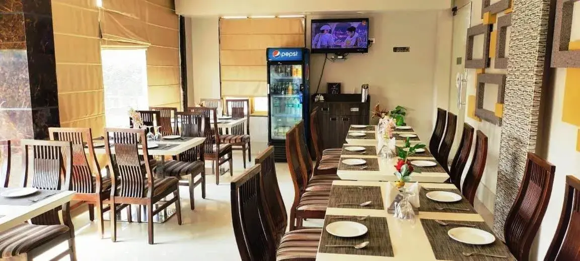 Restaurant/places to eat in Hotel Ozas Grand Restaurant/places to eat in Hotel Ozas Grand