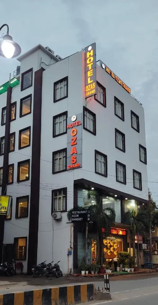 Property building in Hotel Ozas Grand