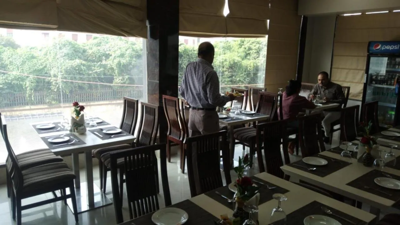 Breakfast in Hotel Ozas Grand