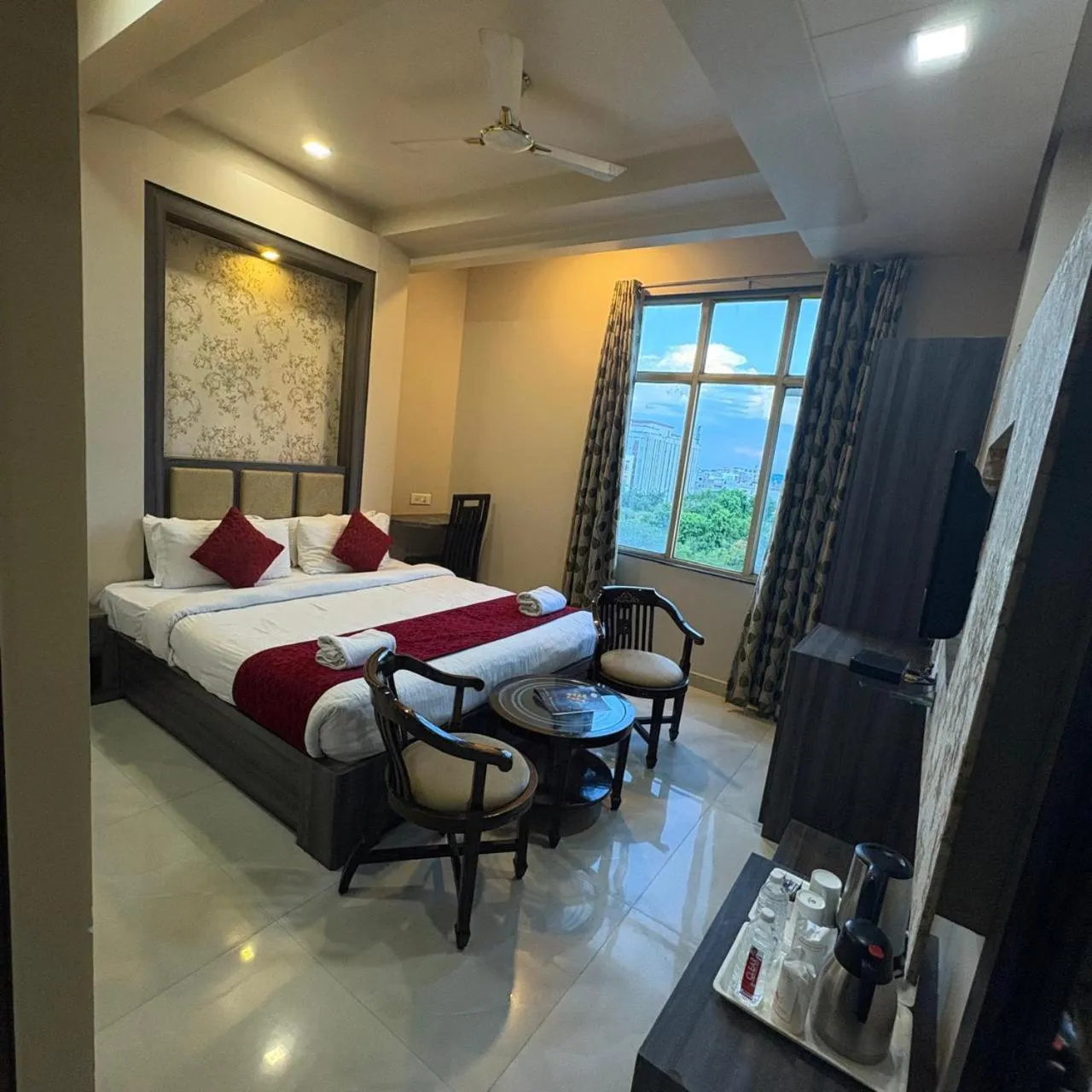 Photo of the whole room, Bed in Hotel Ozas Grand