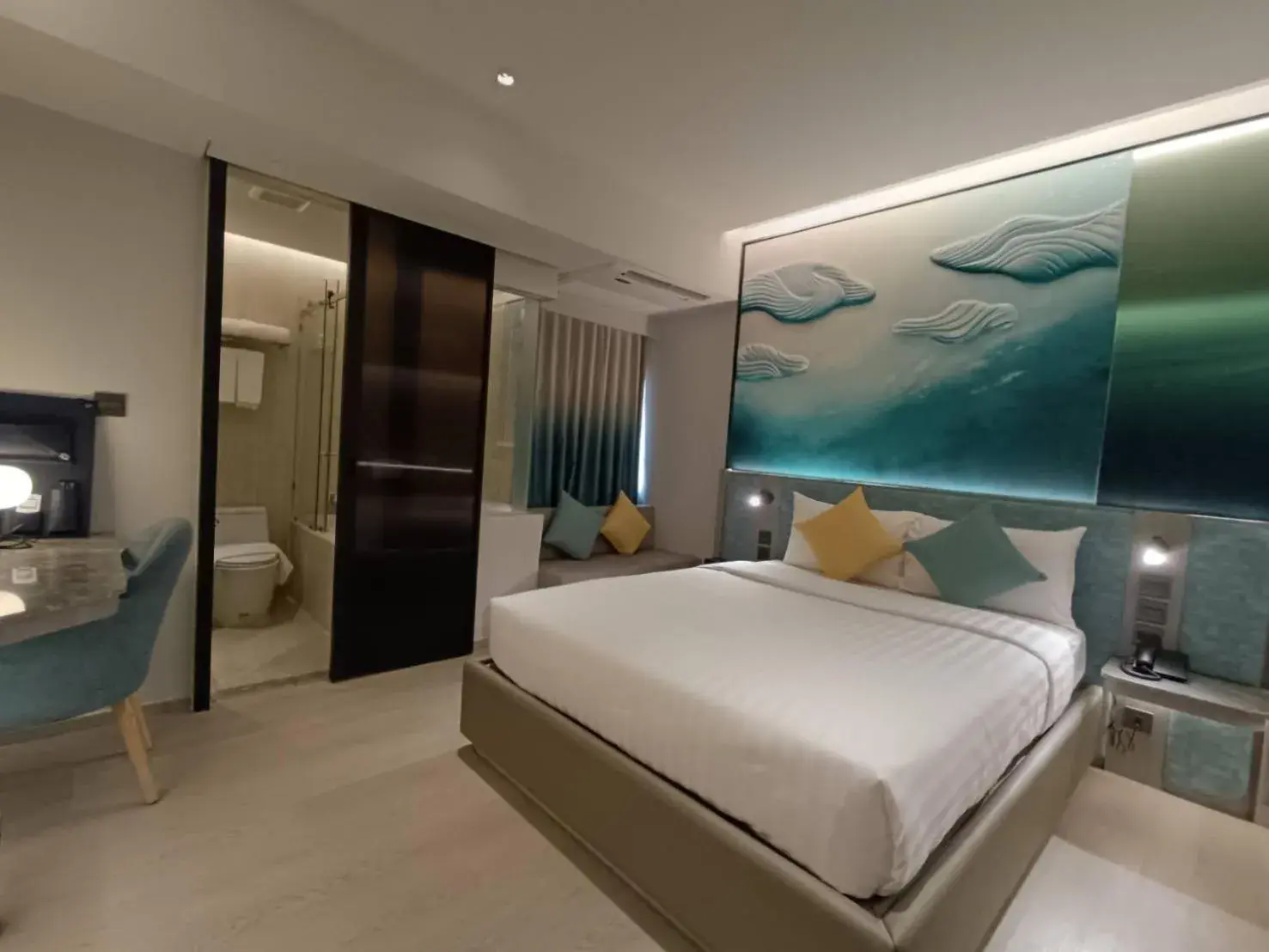 TV and multimedia, Bed in Mike Hotel TV and multimedia, Bed in Mike Hotel