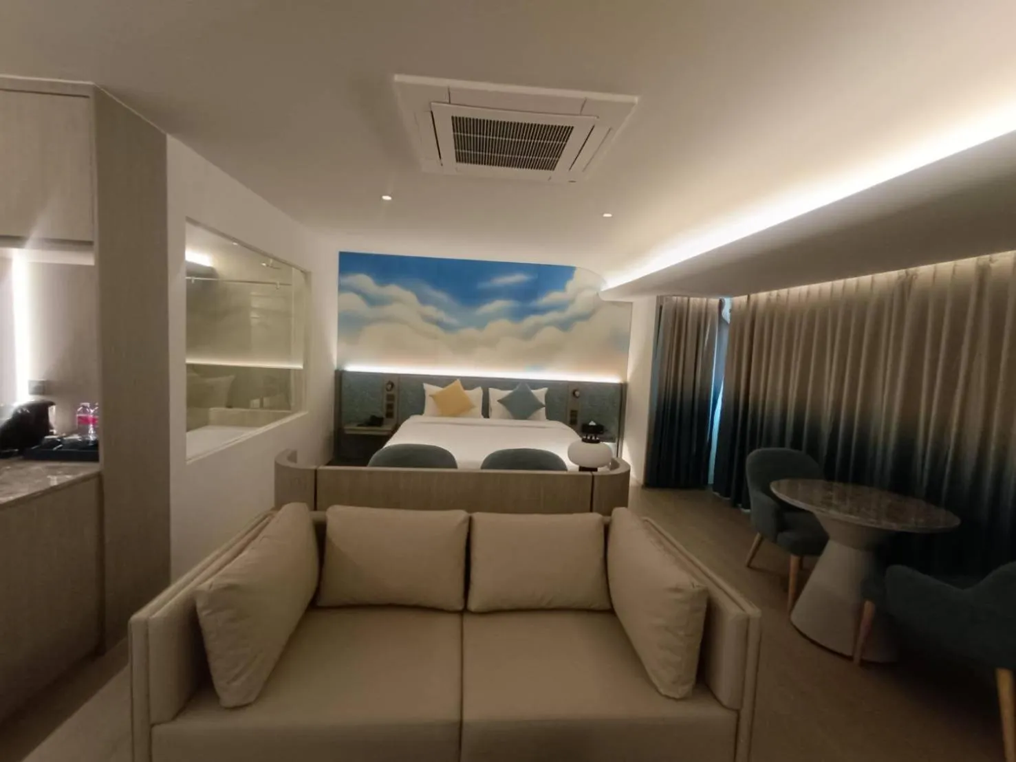 TV and multimedia, Bed in Mike Hotel