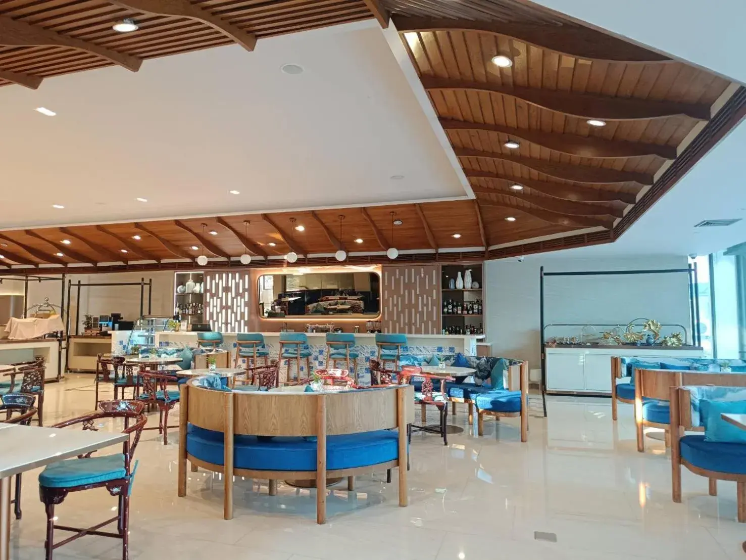 Restaurant/places to eat in Mike Hotel Restaurant/places to eat in Mike Hotel