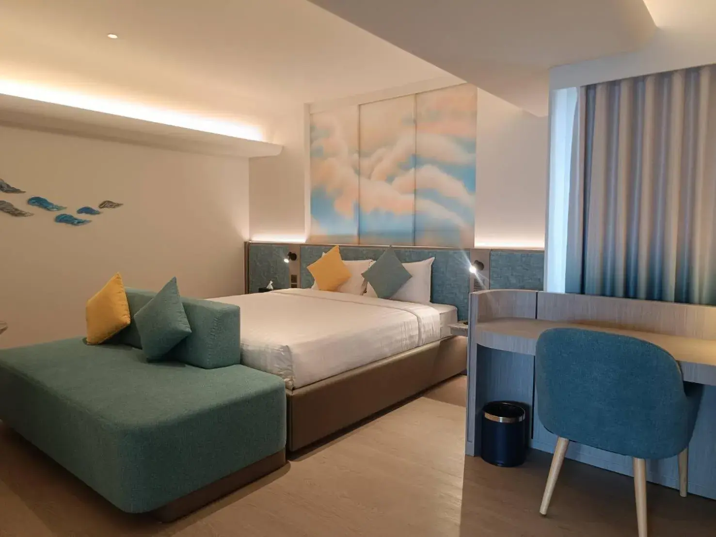 Photo of the whole room, Bed in Mike Hotel Photo of the whole room, Bed in Mike Hotel